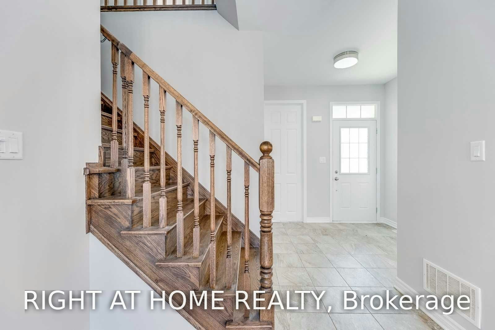 Upper-455 Clarkson Gate, Milton, ON, L9E 0B7 - 4