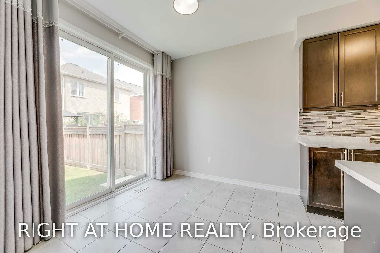 Upper-455 Clarkson Gate, Milton, ON, L9E 0B7 - 19
