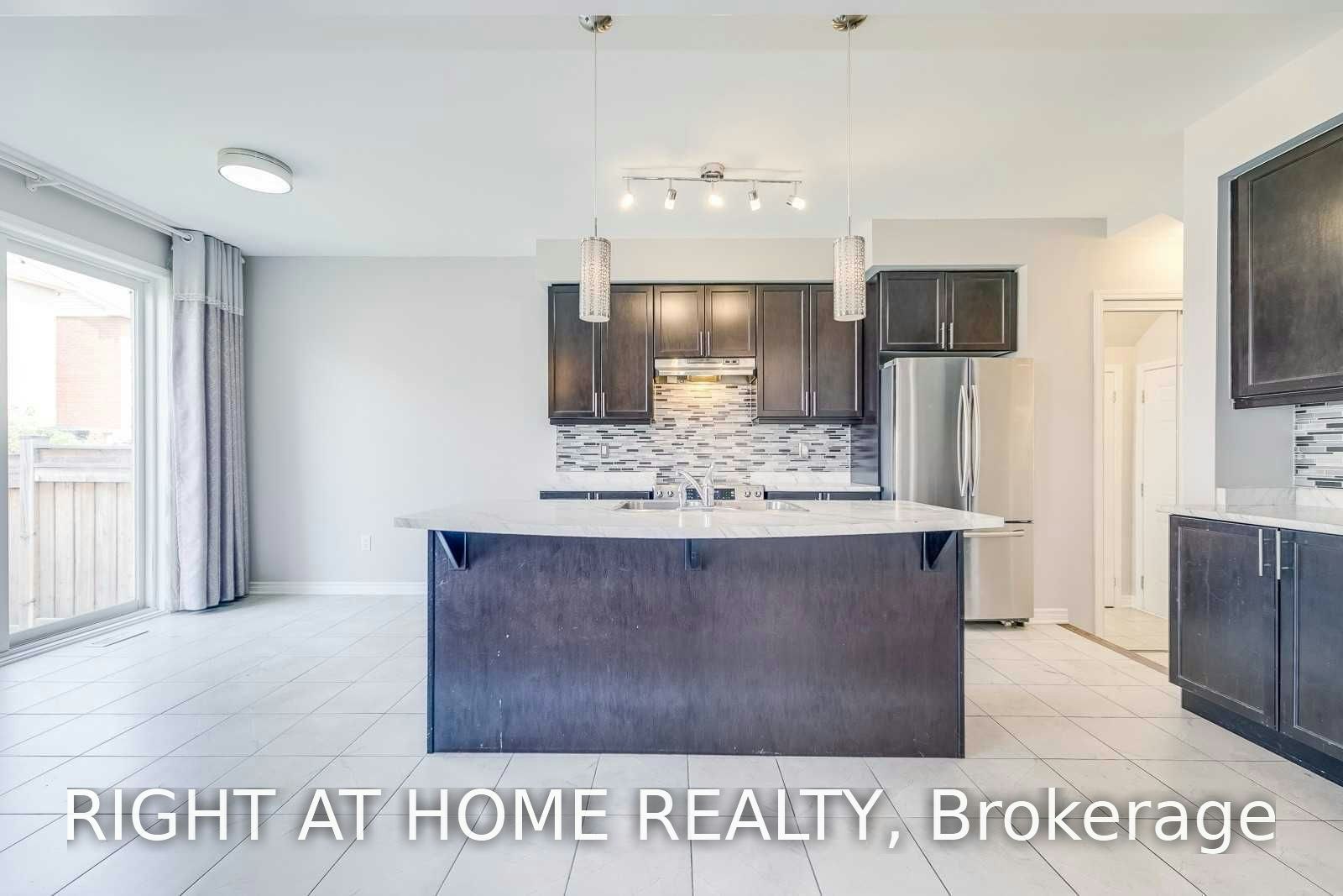 Upper-455 Clarkson Gate, Milton, ON, L9E 0B7 - 13