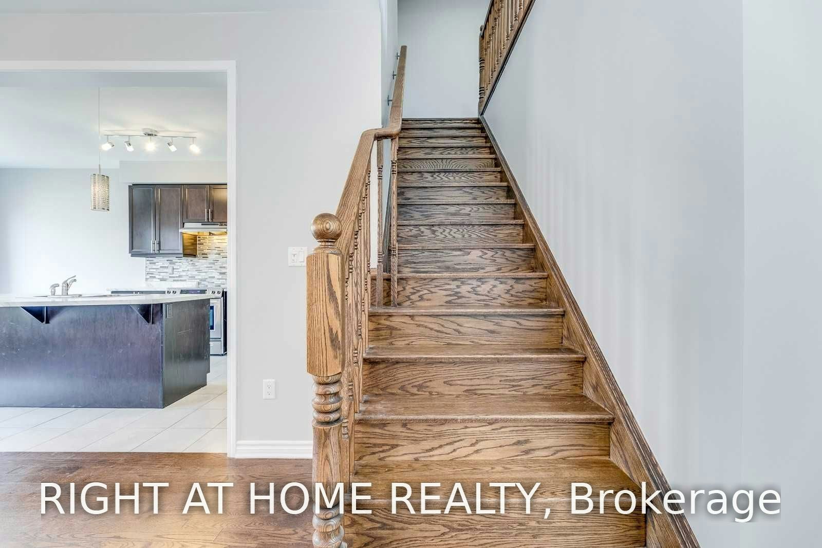 Upper-455 Clarkson Gate, Milton, ON, L9E 0B7 - 20