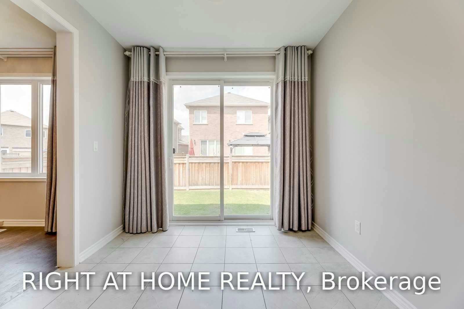 Upper-455 Clarkson Gate, Milton, ON, L9E 0B7 - 18