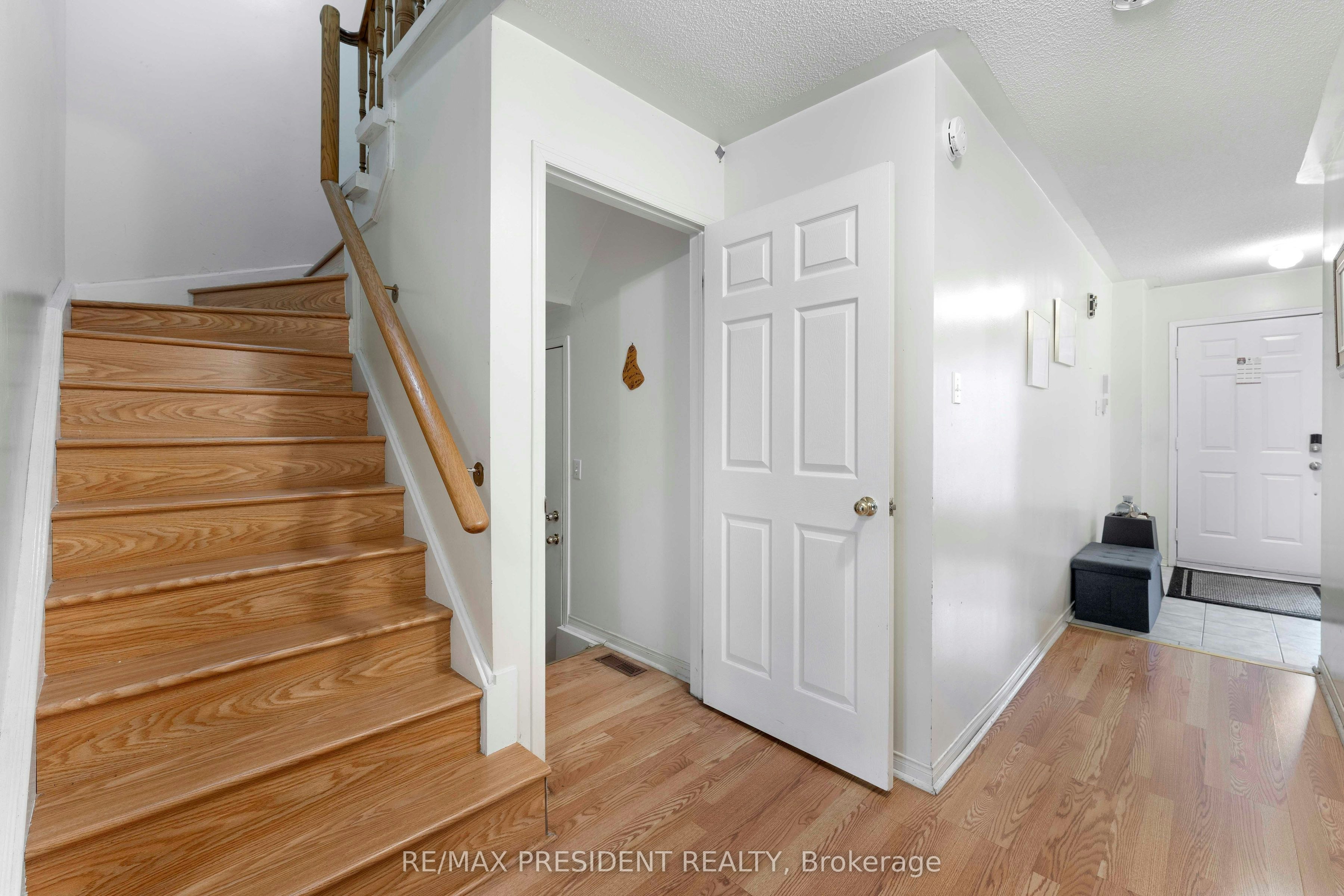26 Mattari Court, Toronto, ON, M9W 7C6 - 5