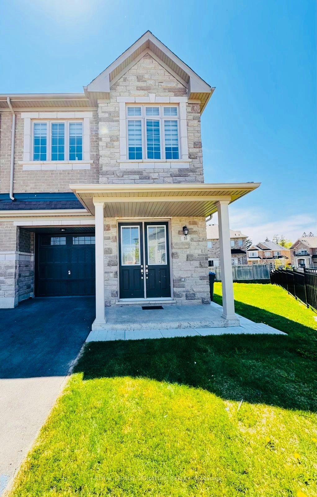 16 Hashmi Place, Brampton, ON, L6Y 6K1 - 2