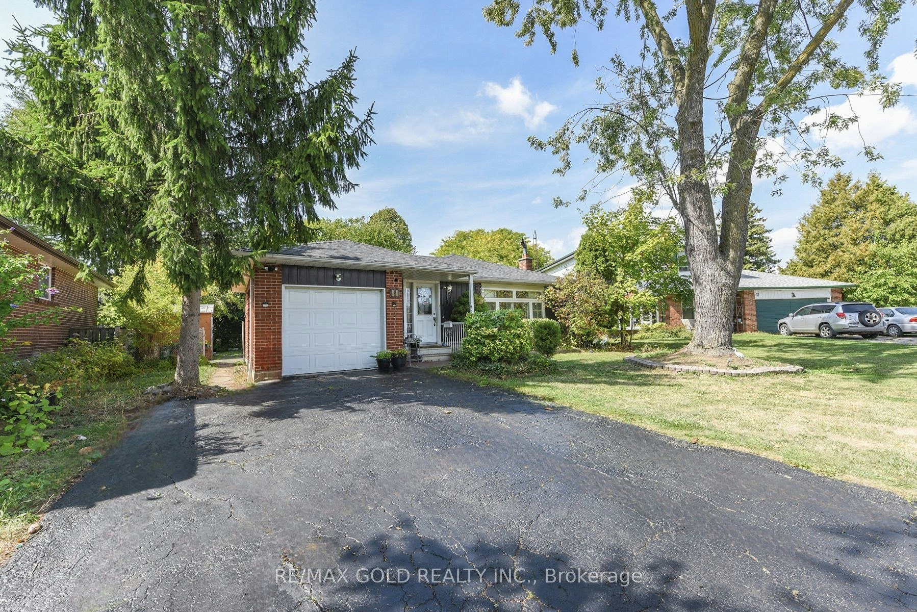 11 Dudley Place, Brampton, ON, L6T 3C2