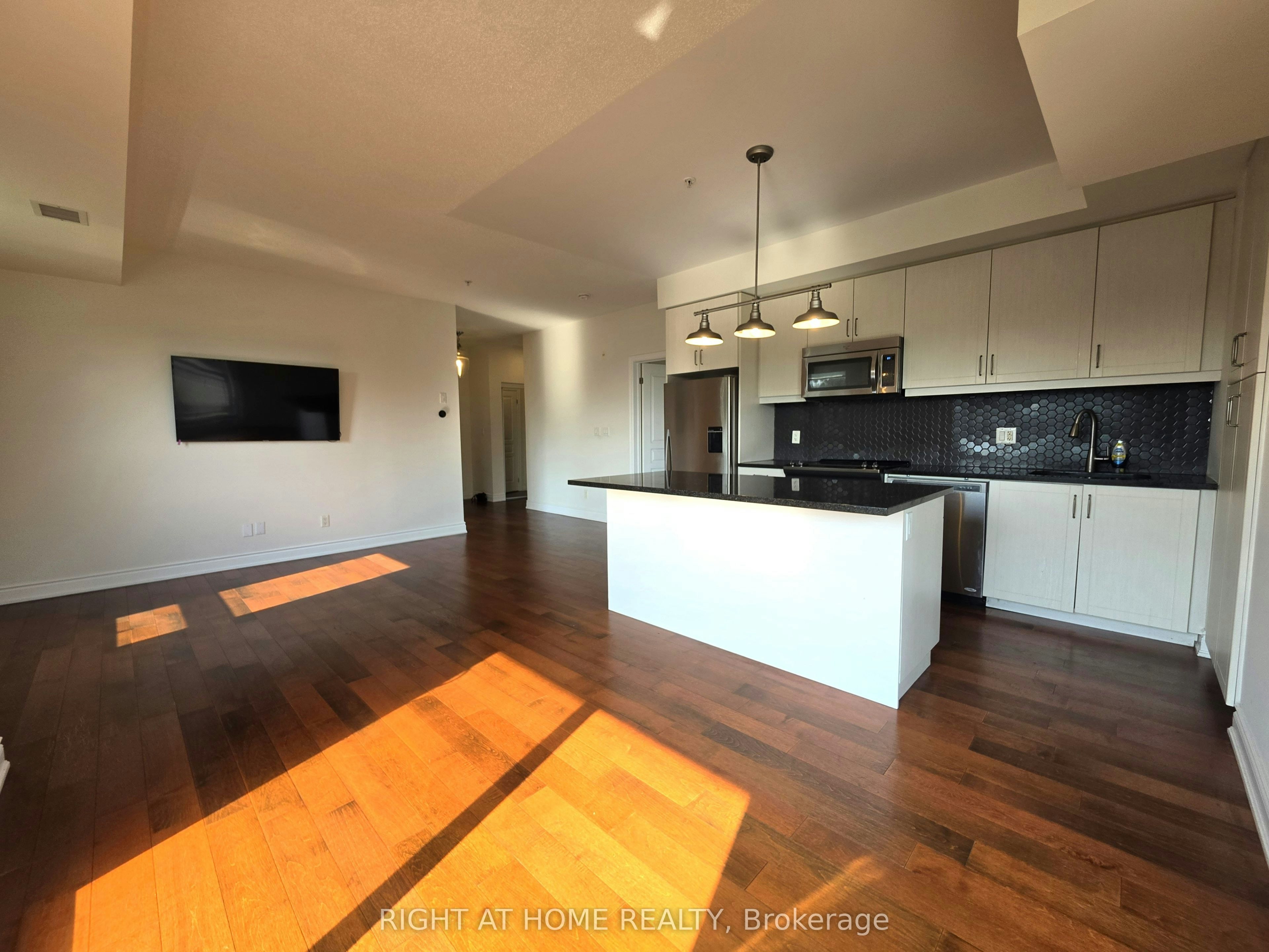236-3170 Erin Mills Parkway, Mississauga, ON, L5L 0B6 - 3