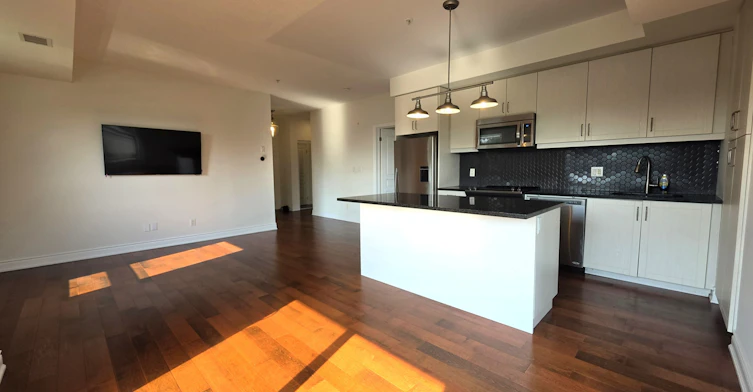 236-3170 Erin Mills Parkway, Mississauga, ON, L5L 0B6 - 3