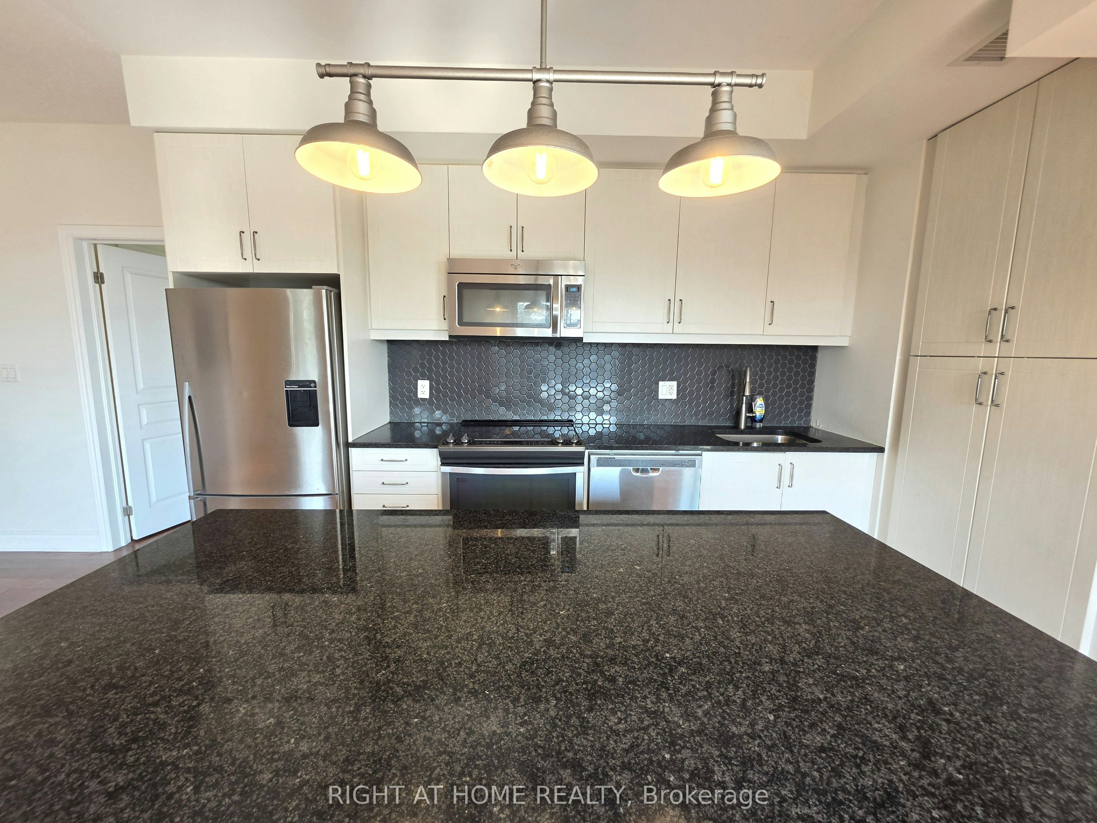 236-3170 Erin Mills Parkway, Mississauga, ON, L5L 0B6 - 11