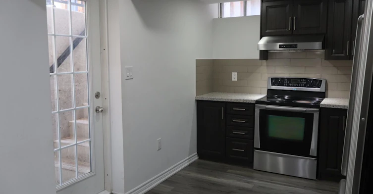 Basement-22 Pretty Place, Brampton, ON, L6S 5C6 - 7