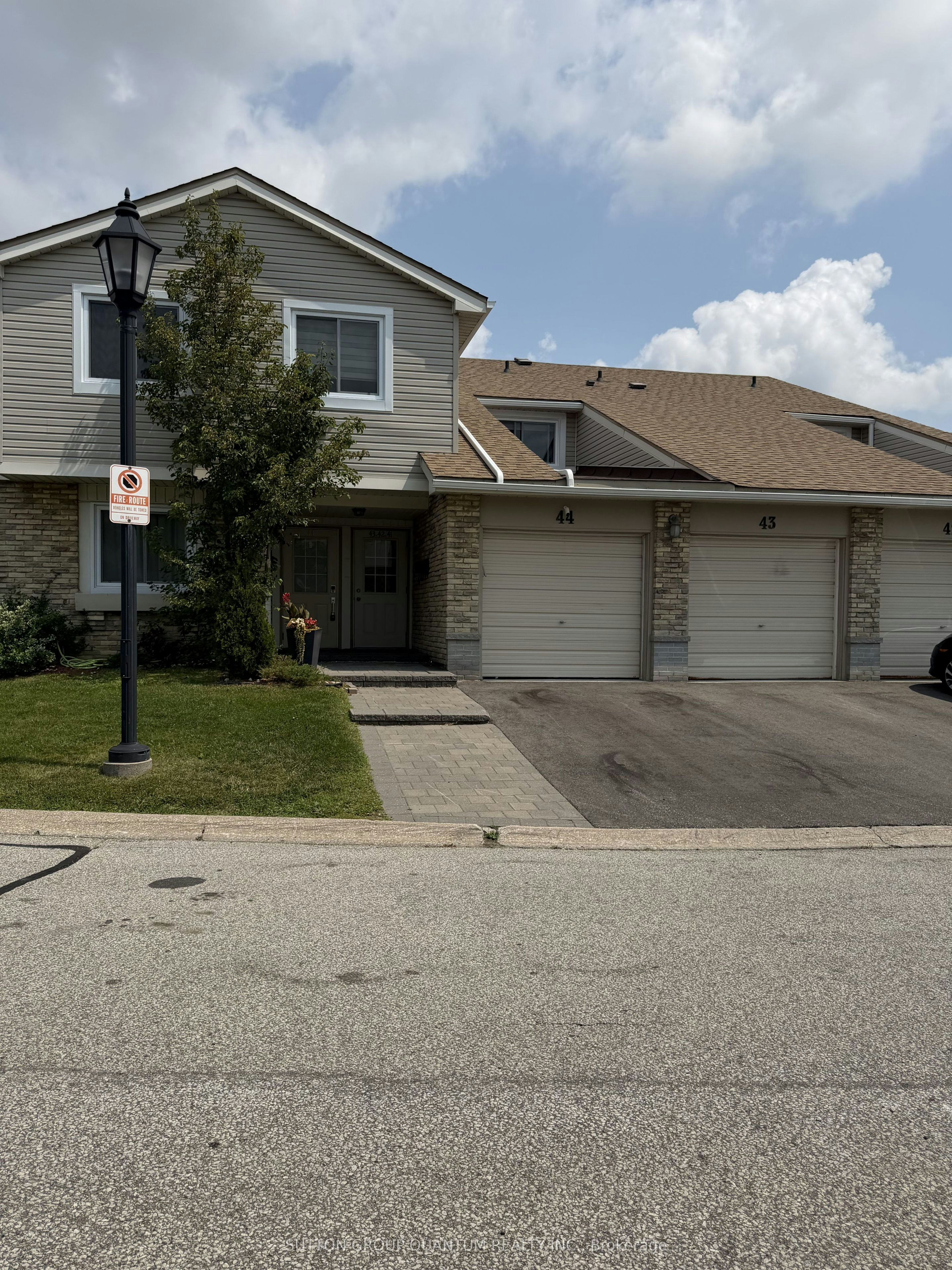 42-6777 Formentera Avenue, Mississauga, ON, L5N 2M3