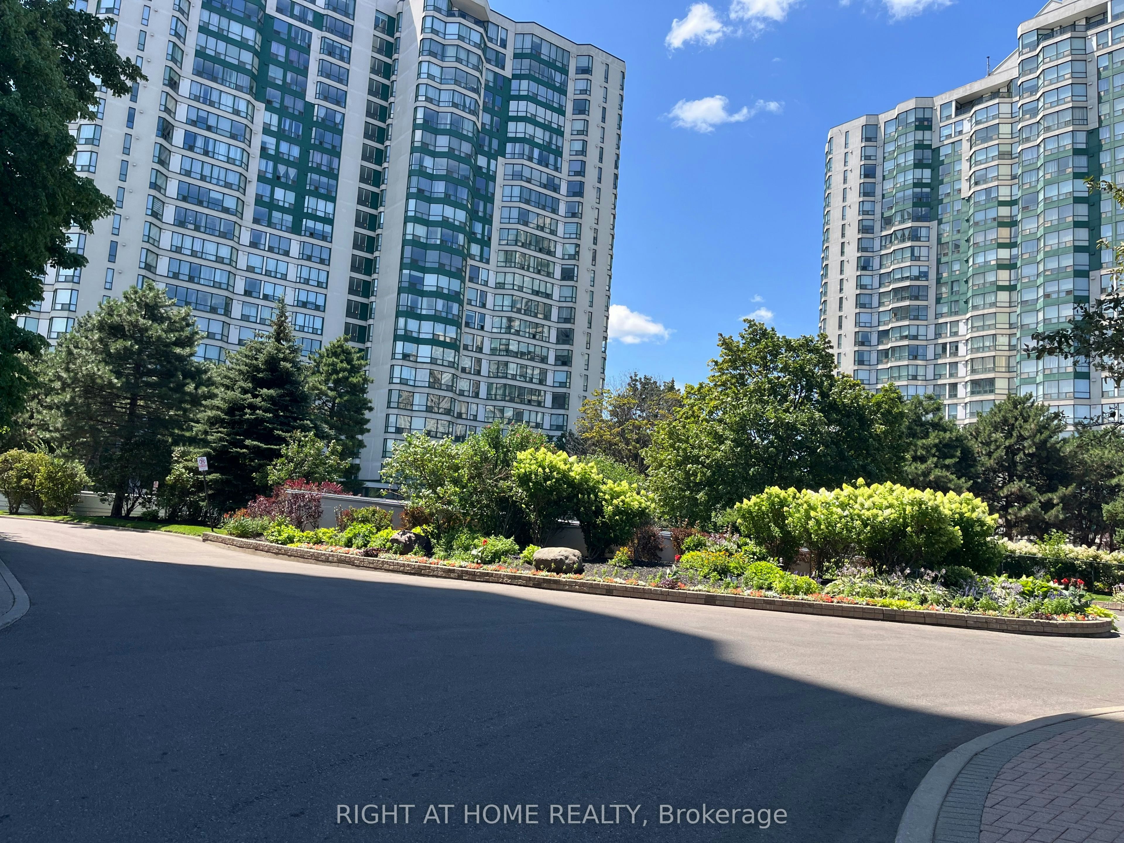 1003-4450 Tucana Crt 1003 Court, Mississauga, ON, L5R 3R4