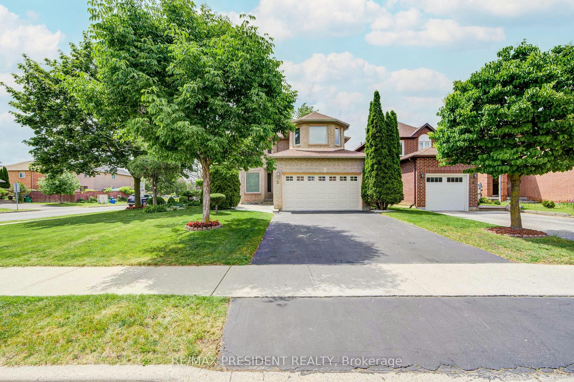 2 Banner Road, Brampton, ON, L6X 4K6