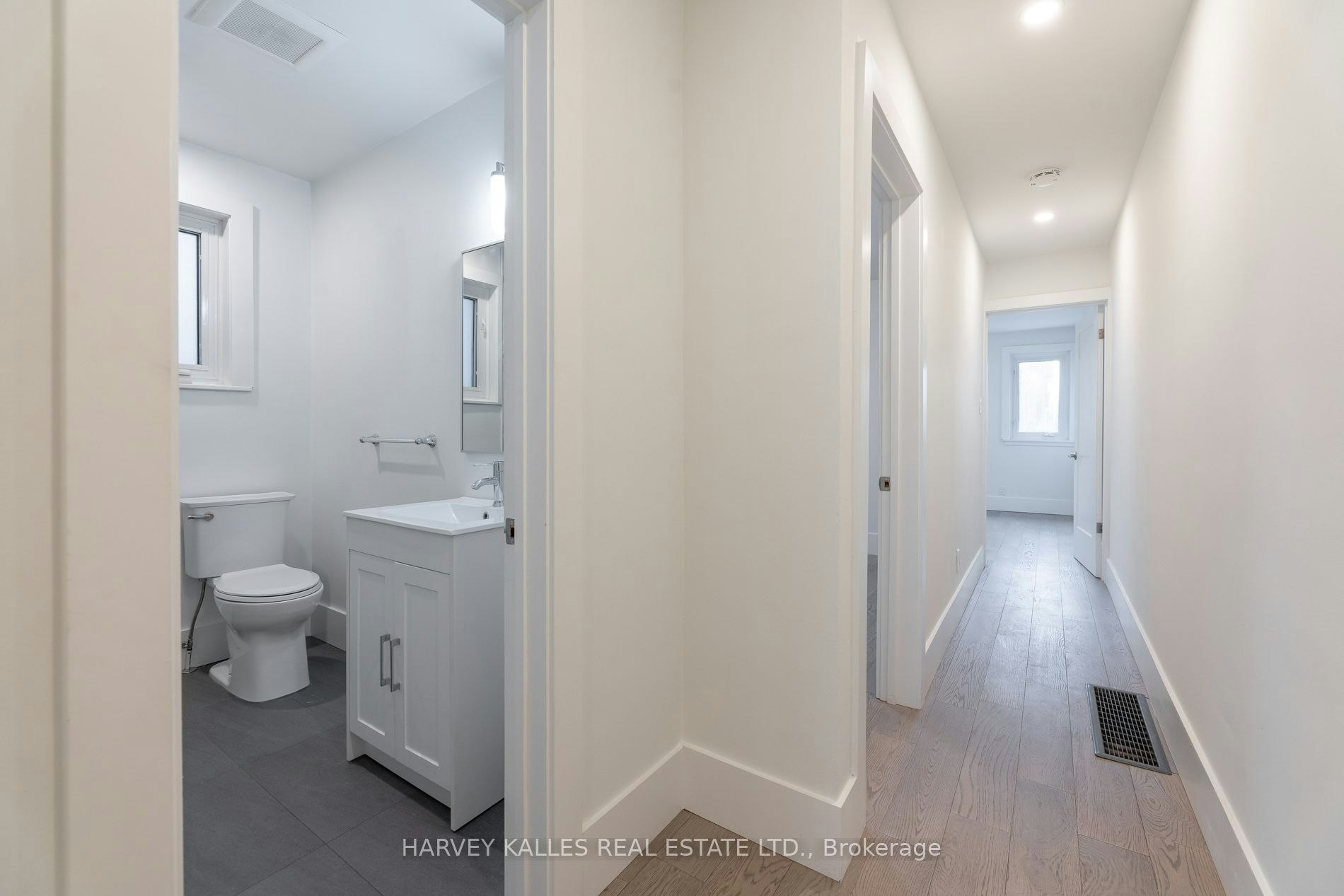 2-210 Christie Street, Toronto, ON, M6G 3B7 - 4