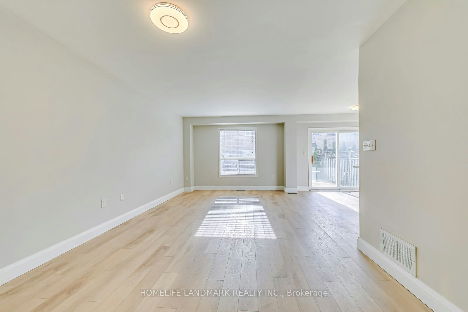 4432 Peter Drive, Burlington, ON, L7L 6S7 - 4