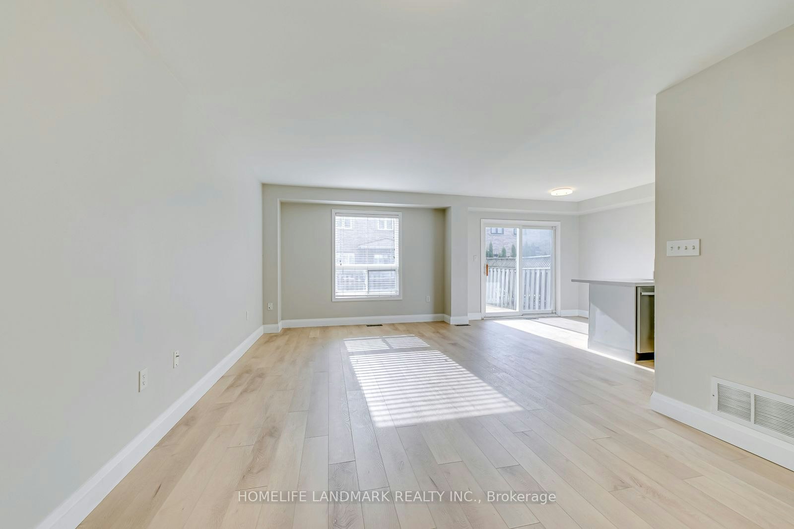 4432 Peter Drive, Burlington, ON, L7L 6S7 - 5