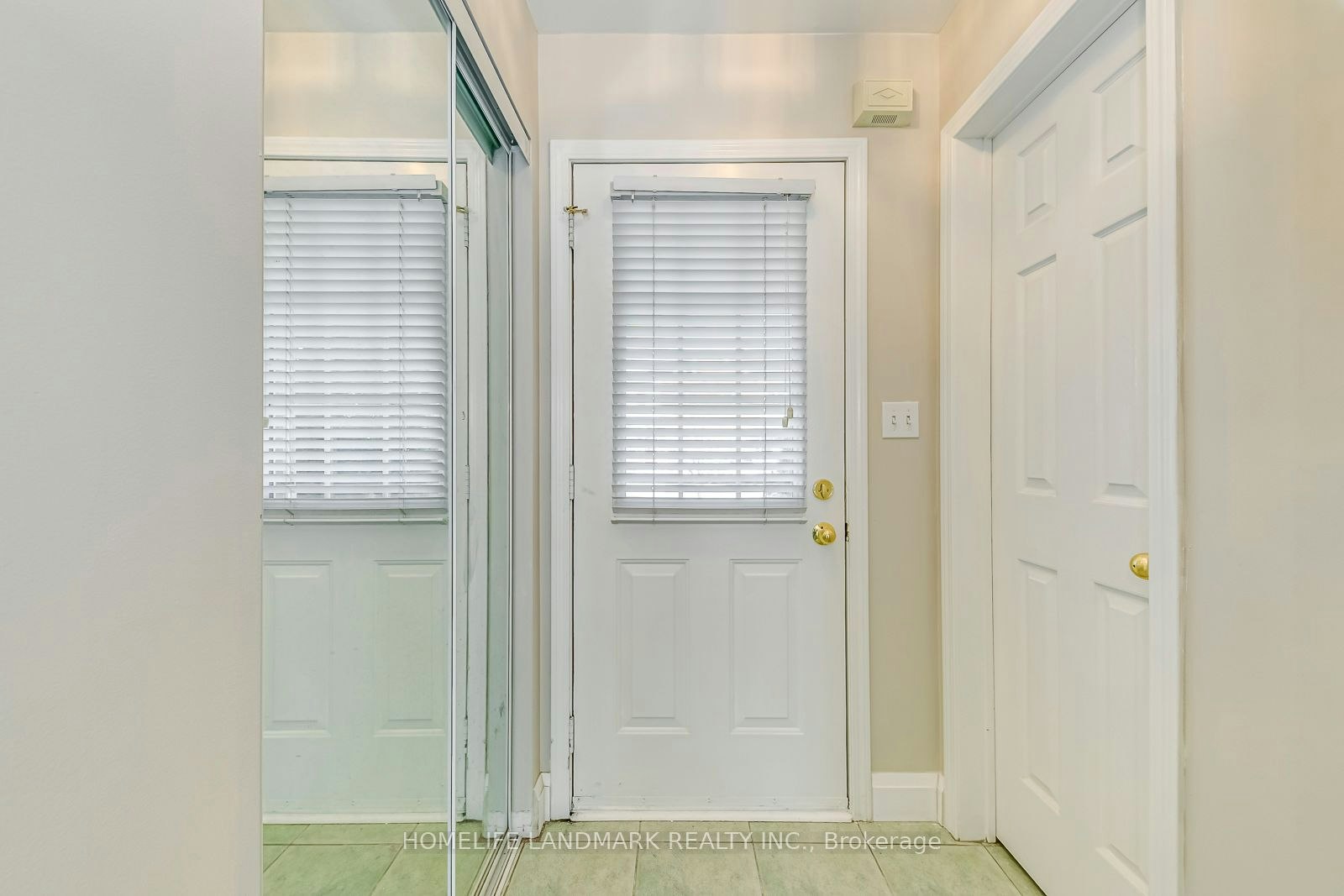 4432 Peter Drive, Burlington, ON, L7L 6S7 - 2