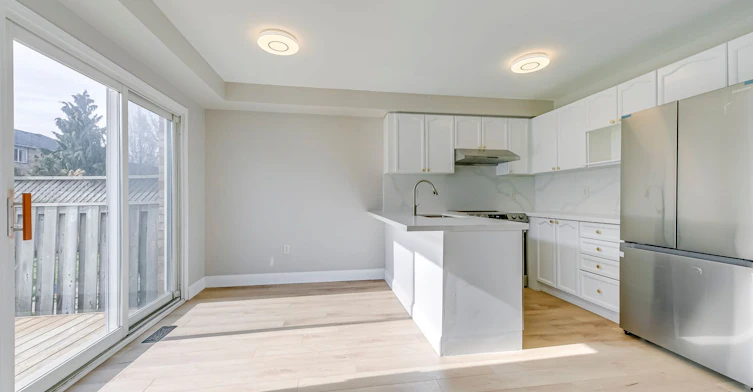 4432 Peter Drive, Burlington, ON, L7L 6S7 - 9