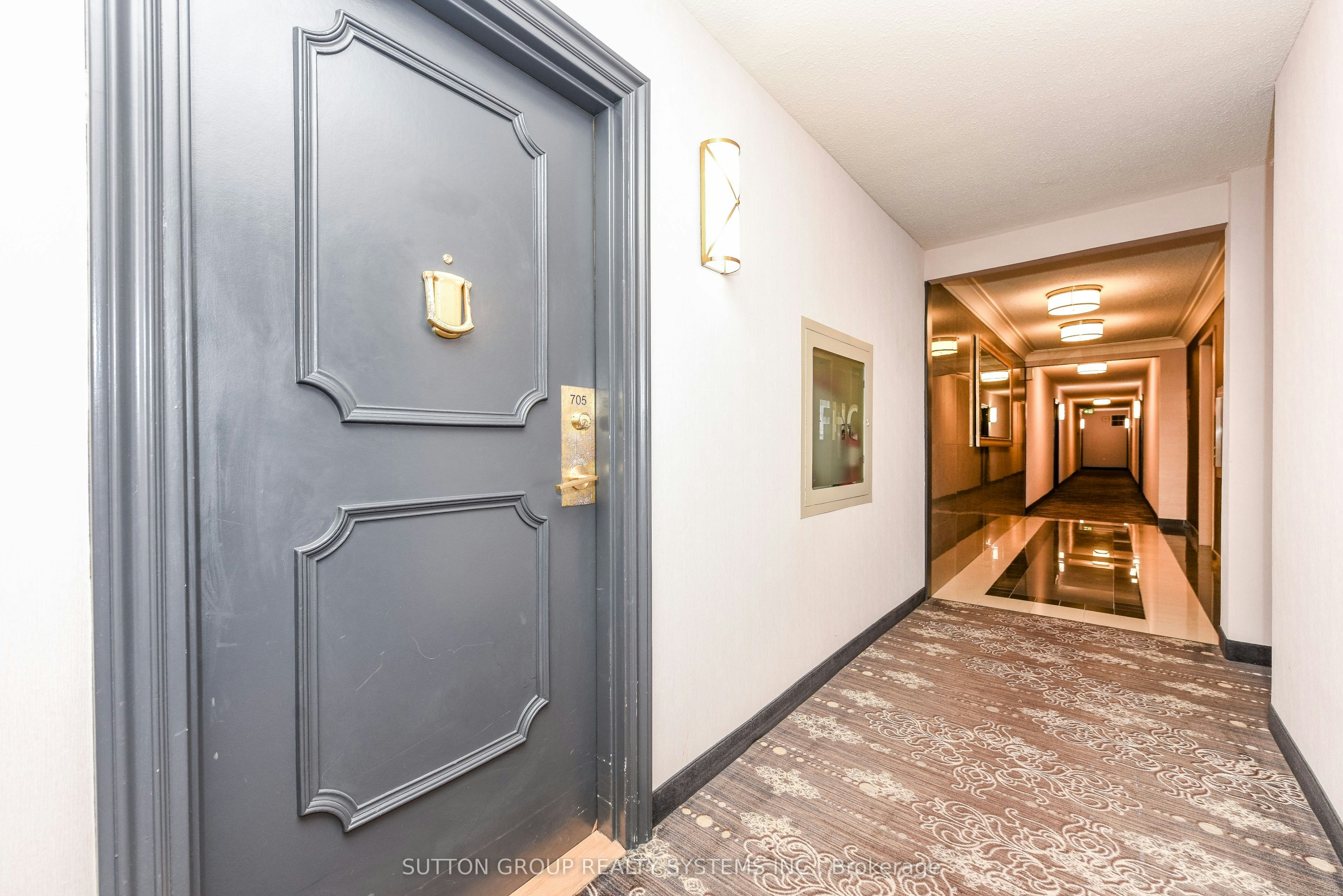 705-2055 Upper Middle Road, Burlington, ON, L7P 3P4 - 3