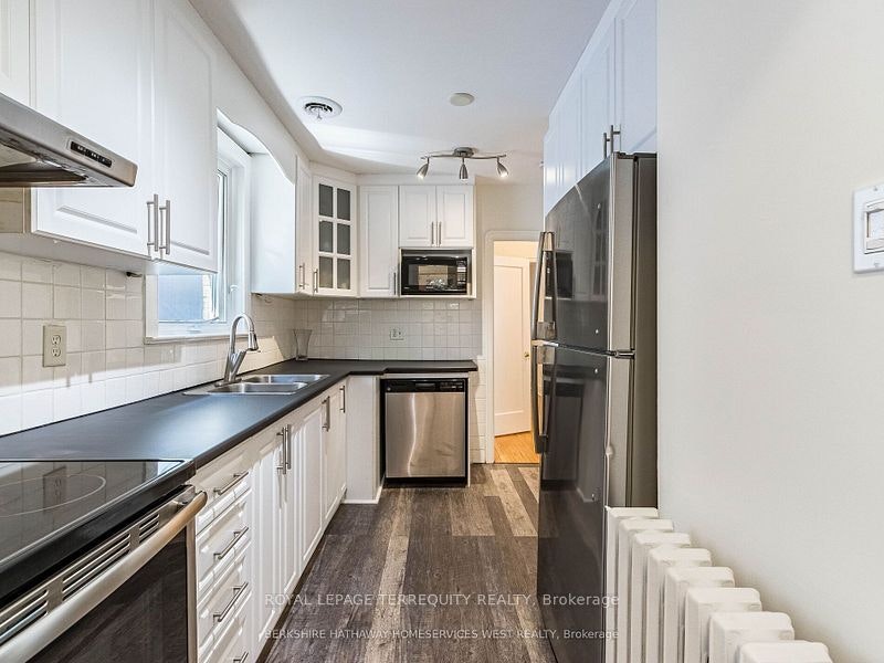 24 Elsfield Road, Toronto, ON, M8Y 3R4 - 5