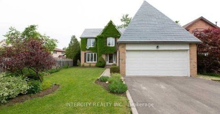17 Torrance Wood, Brampton, ON, L6Y 2N2
