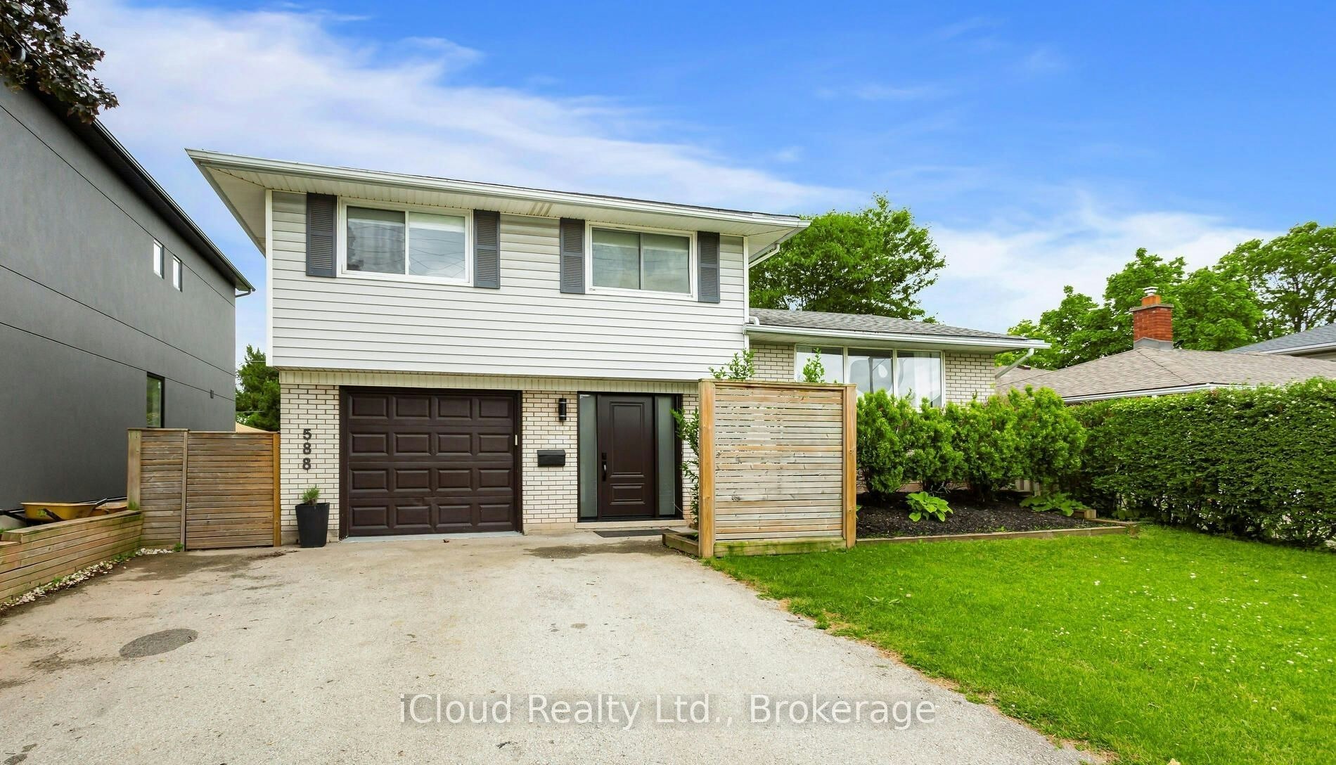 588 Walkers Line, Burlington, ON, L7N 2E5