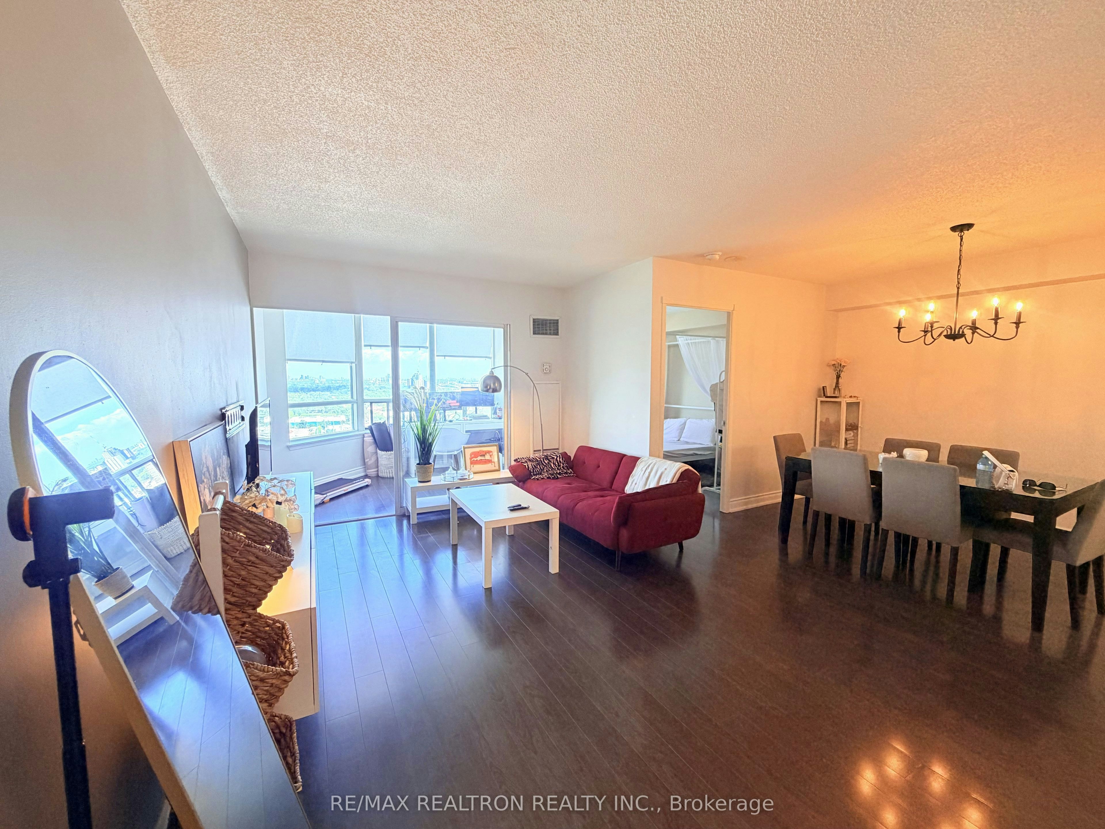 2015-135 Hillcrest Avenue, Mississauga, ON, L5B 4B1 - 2
