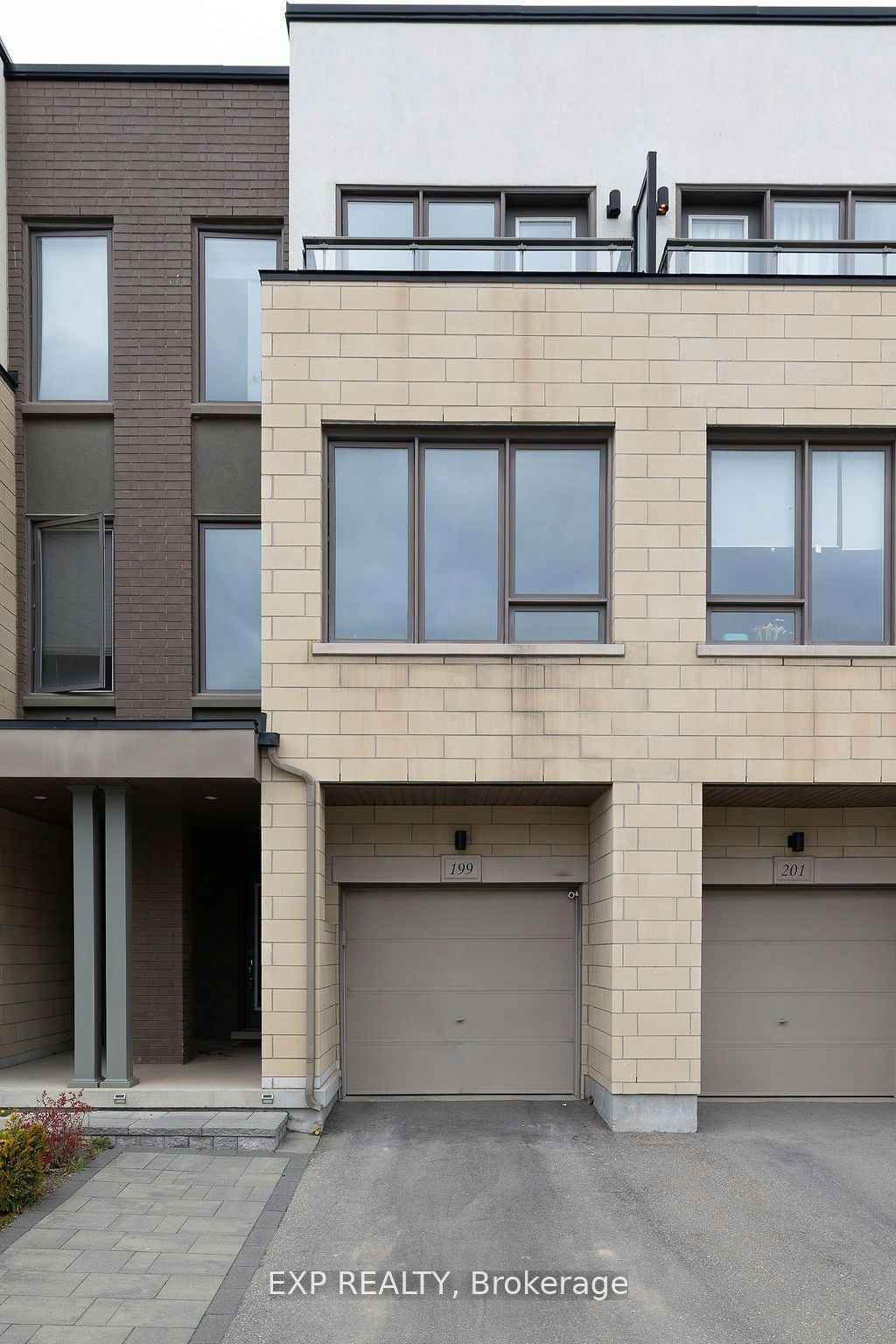 199 Sabina Drive, Oakville, ON, L6H 0W3
