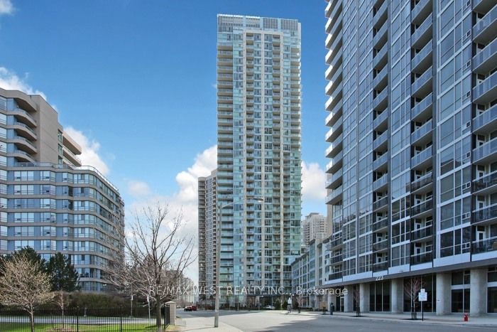 903-225 Webb Drive, Mississauga, ON, L5B 4P2