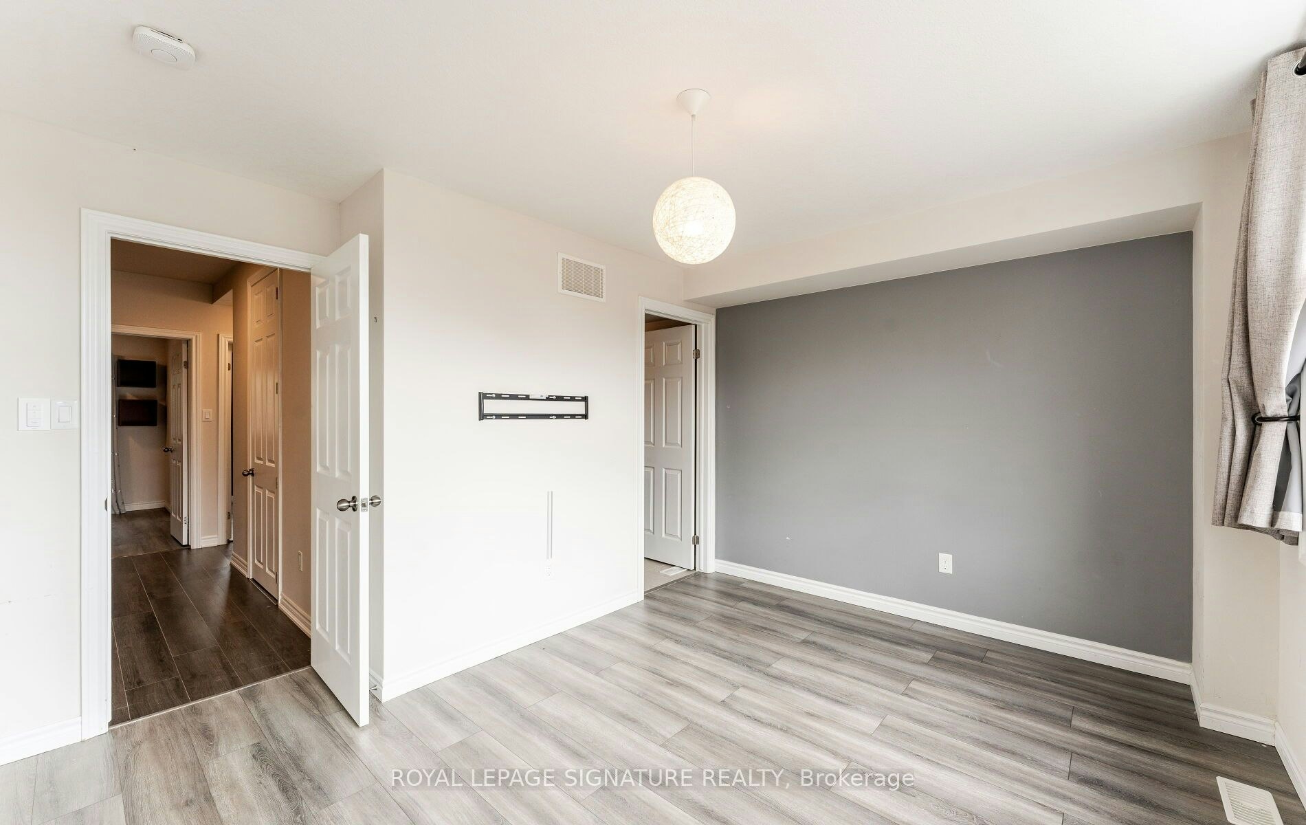 23-405 Plains Road E, Burlington, ON, L7T 2C9 - 19