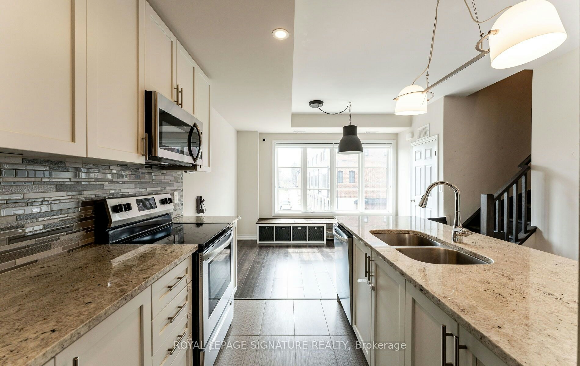 23-405 Plains Road E, Burlington, ON, L7T 2C9 - 11