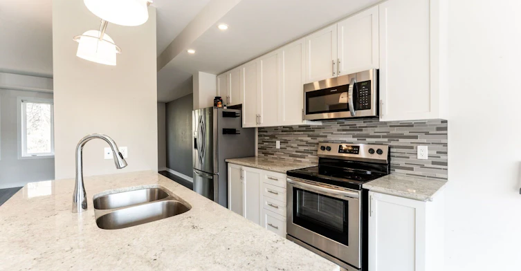 23-405 Plains Road E, Burlington, ON, L7T 2C9 - 10