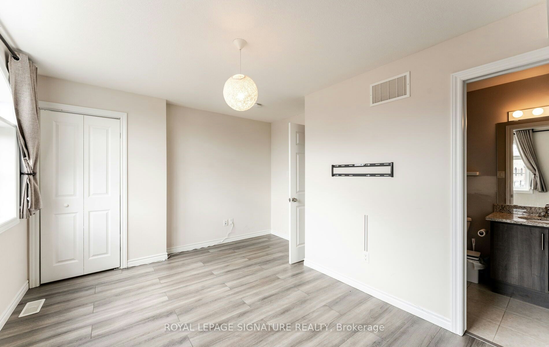 23-405 Plains Road E, Burlington, ON, L7T 2C9 - 20