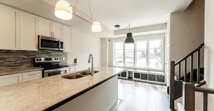 23-405 Plains Road E, Burlington, ON, L7T 2C9 - 5