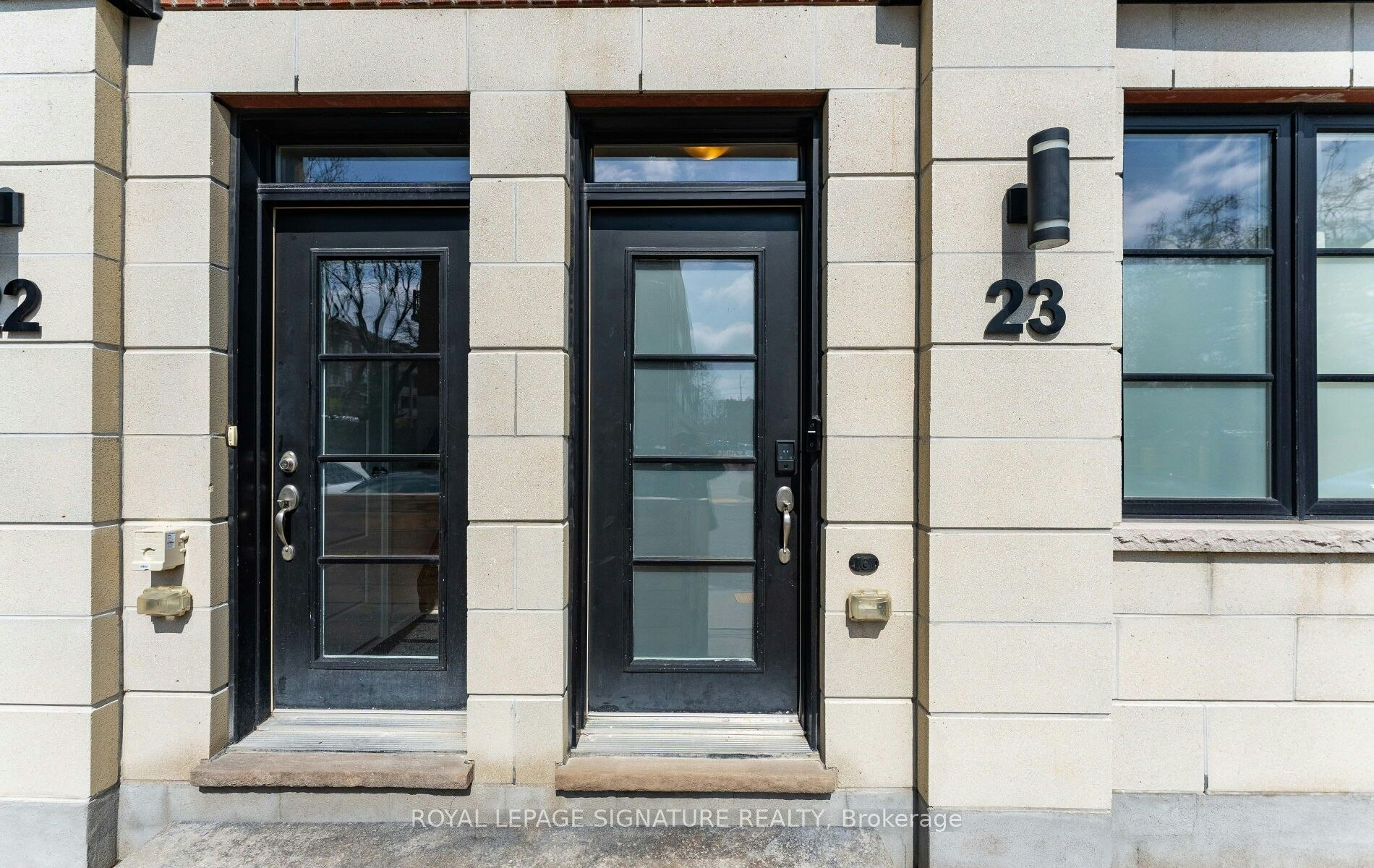 23-405 Plains Road E, Burlington, ON, L7T 2C9 - 2