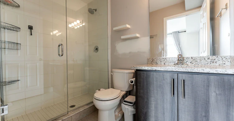23-405 Plains Road E, Burlington, ON, L7T 2C9 - 23