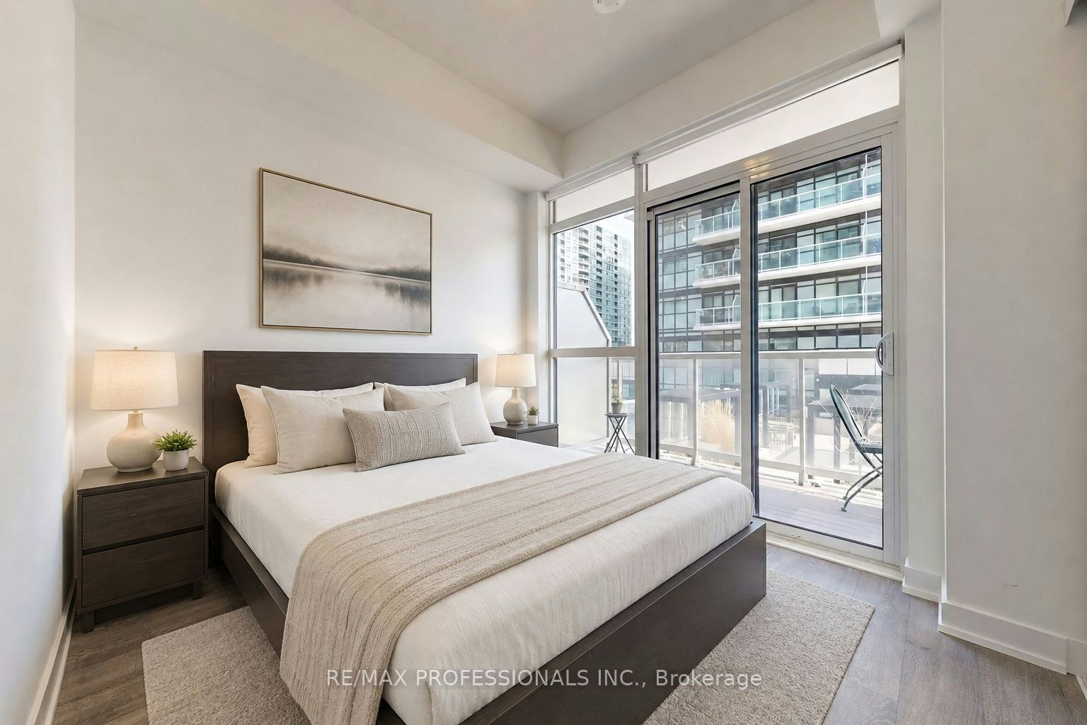504-251 Manitoba Street, Toronto, ON, M8Y 0C7