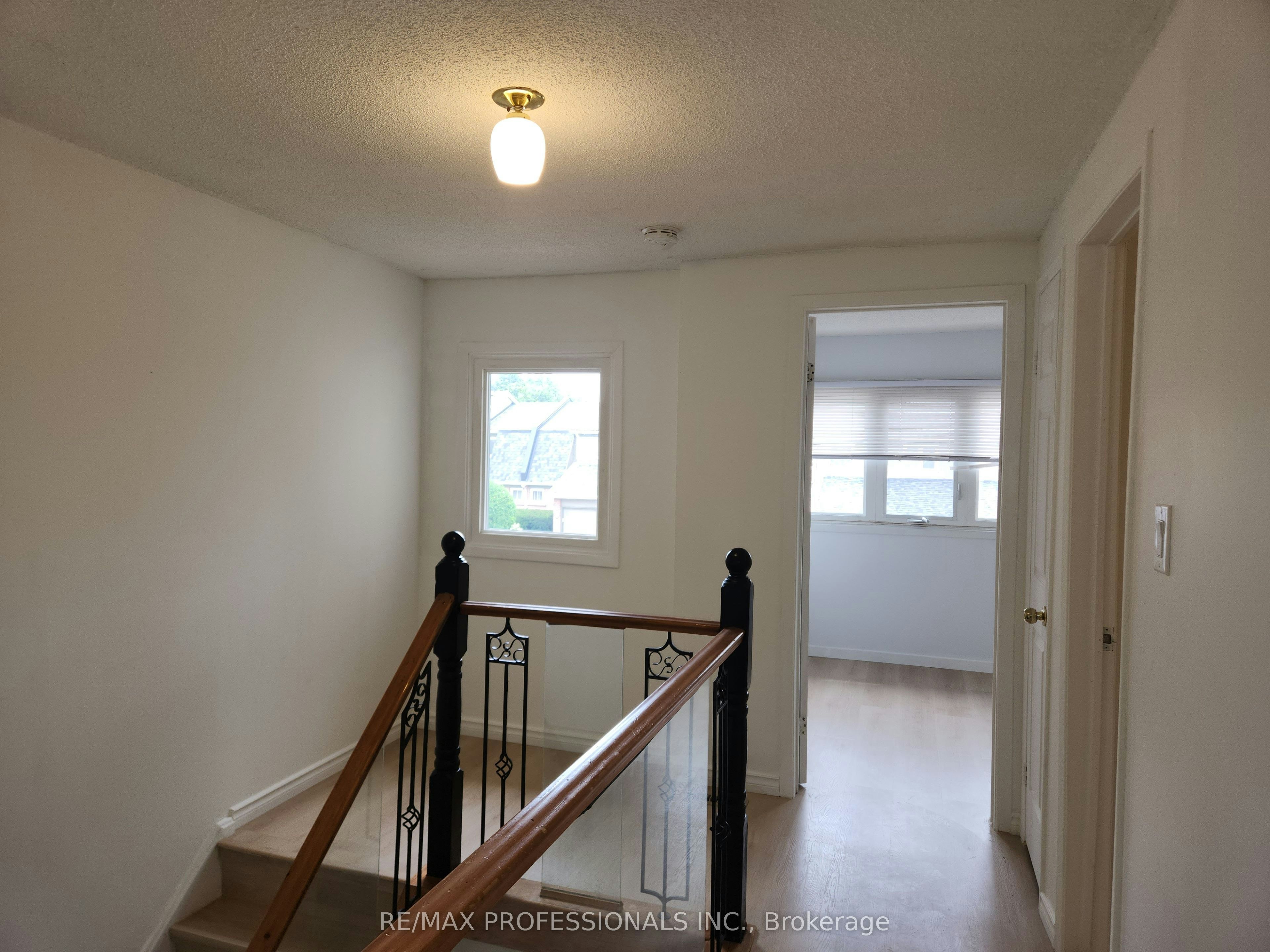 31 UPPER-3079 Fifth Line W, Mississauga, ON, L5L 3T1 - 22