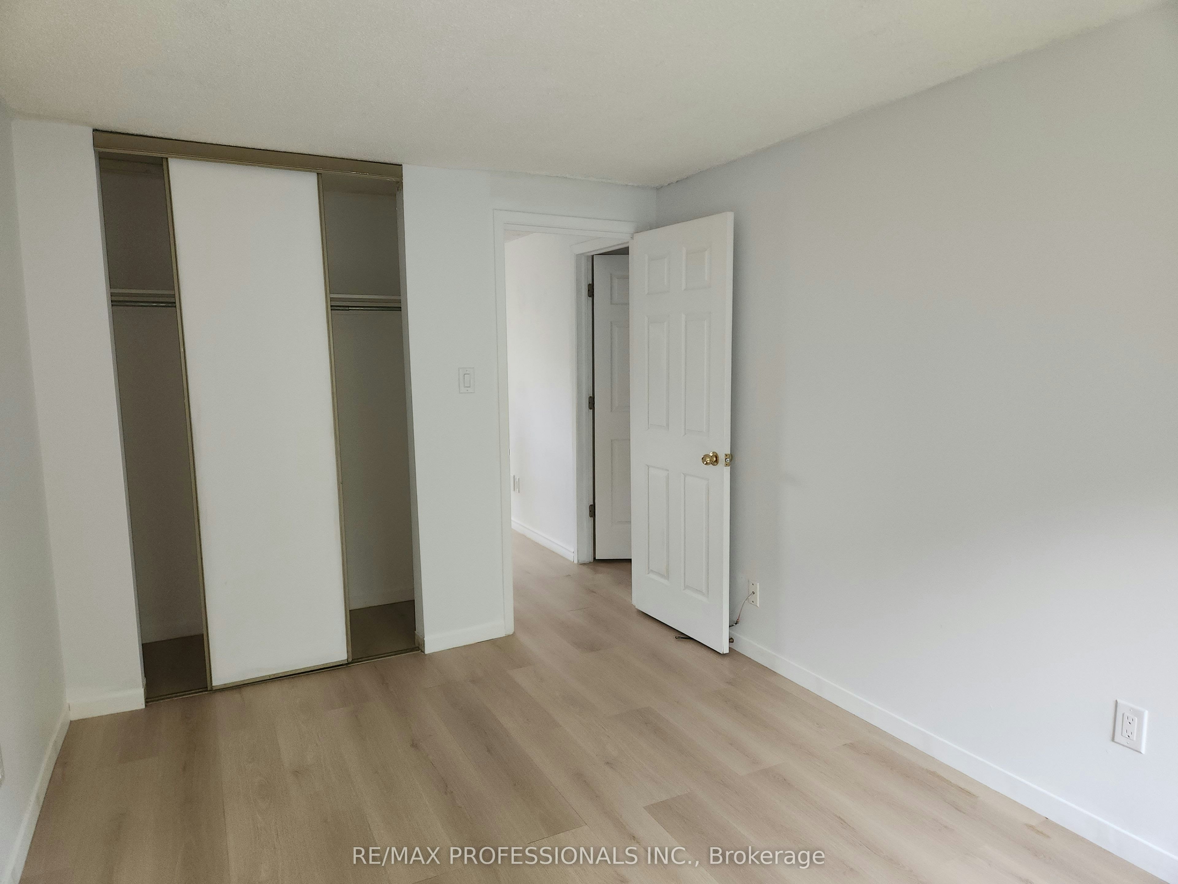 31 UPPER-3079 Fifth Line W, Mississauga, ON, L5L 3T1 - 21