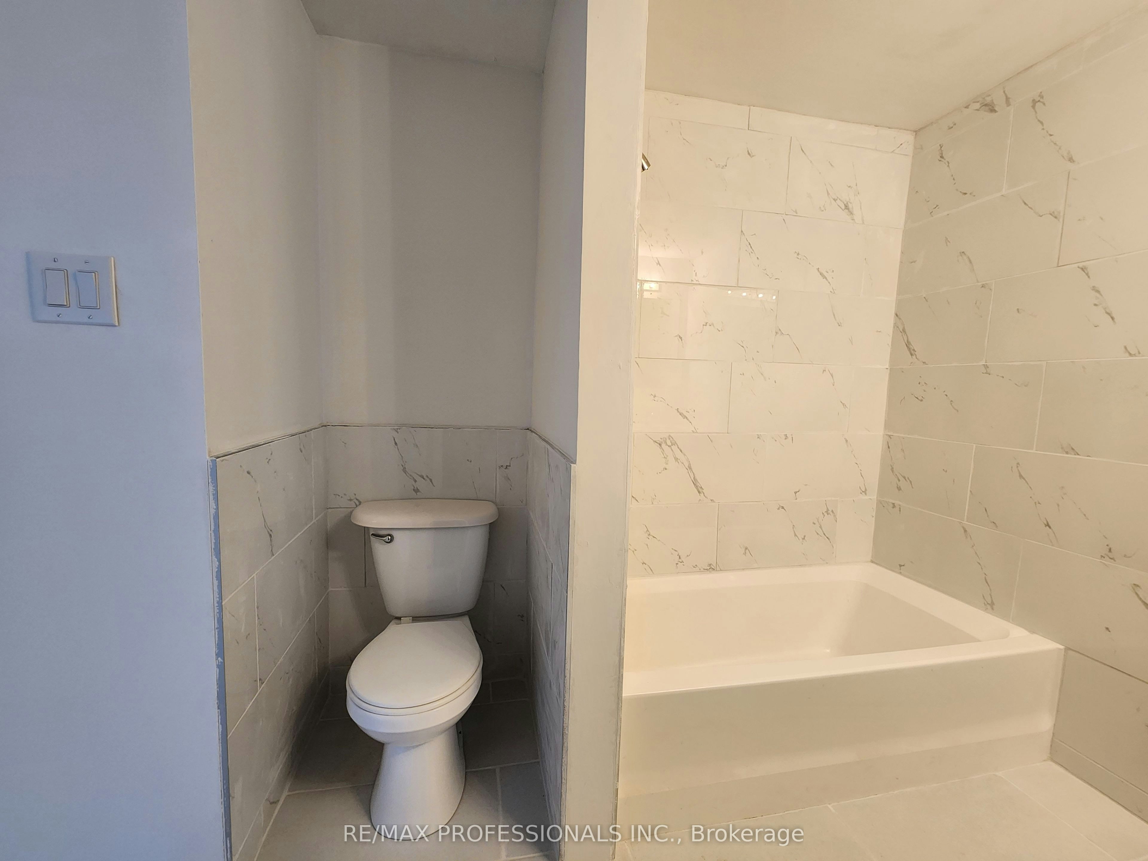 31 UPPER-3079 Fifth Line W, Mississauga, ON, L5L 3T1 - 17