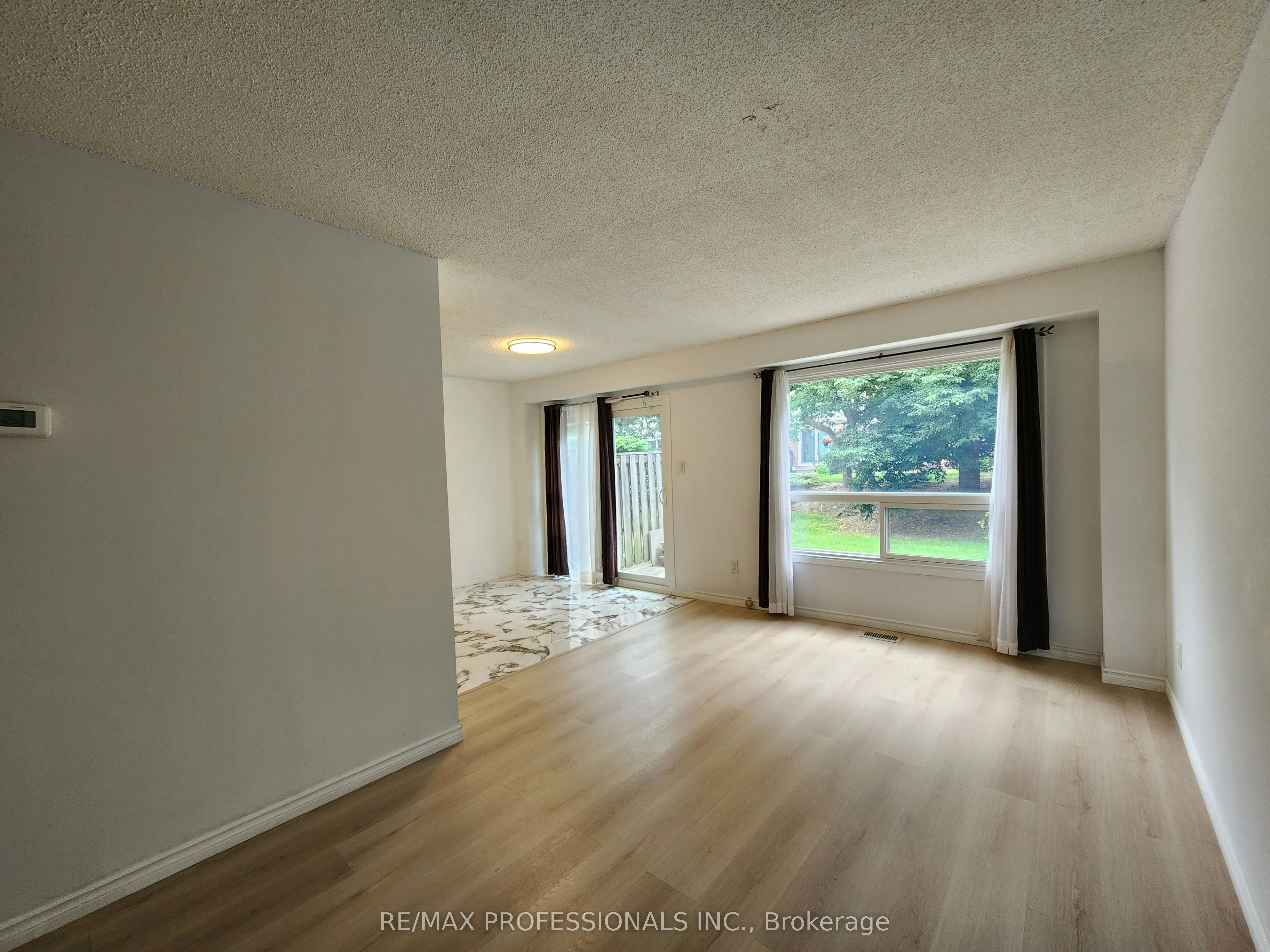 31 UPPER-3079 Fifth Line W, Mississauga, ON, L5L 3T1 - 4