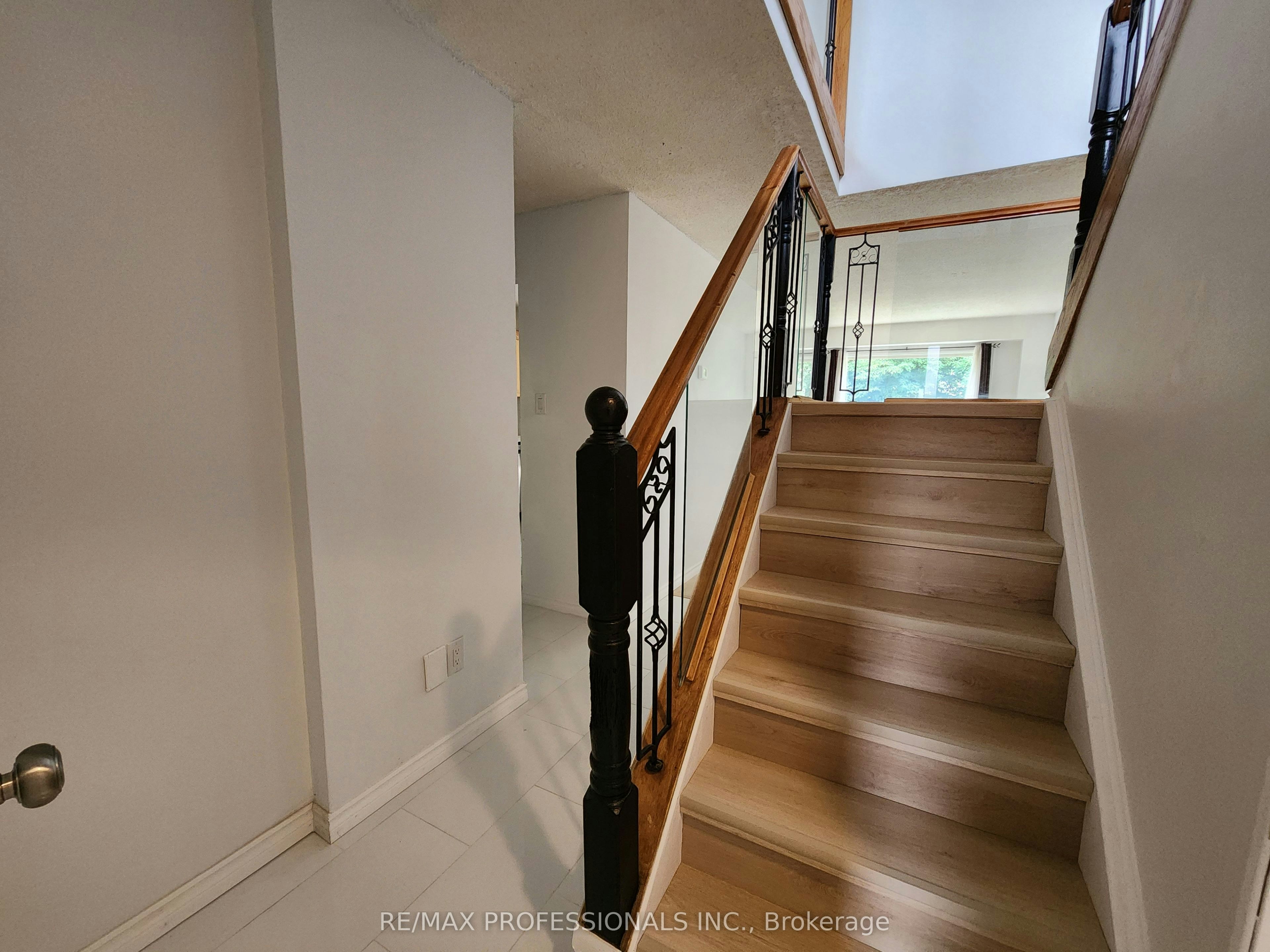 31 UPPER-3079 Fifth Line W, Mississauga, ON, L5L 3T1 - 10