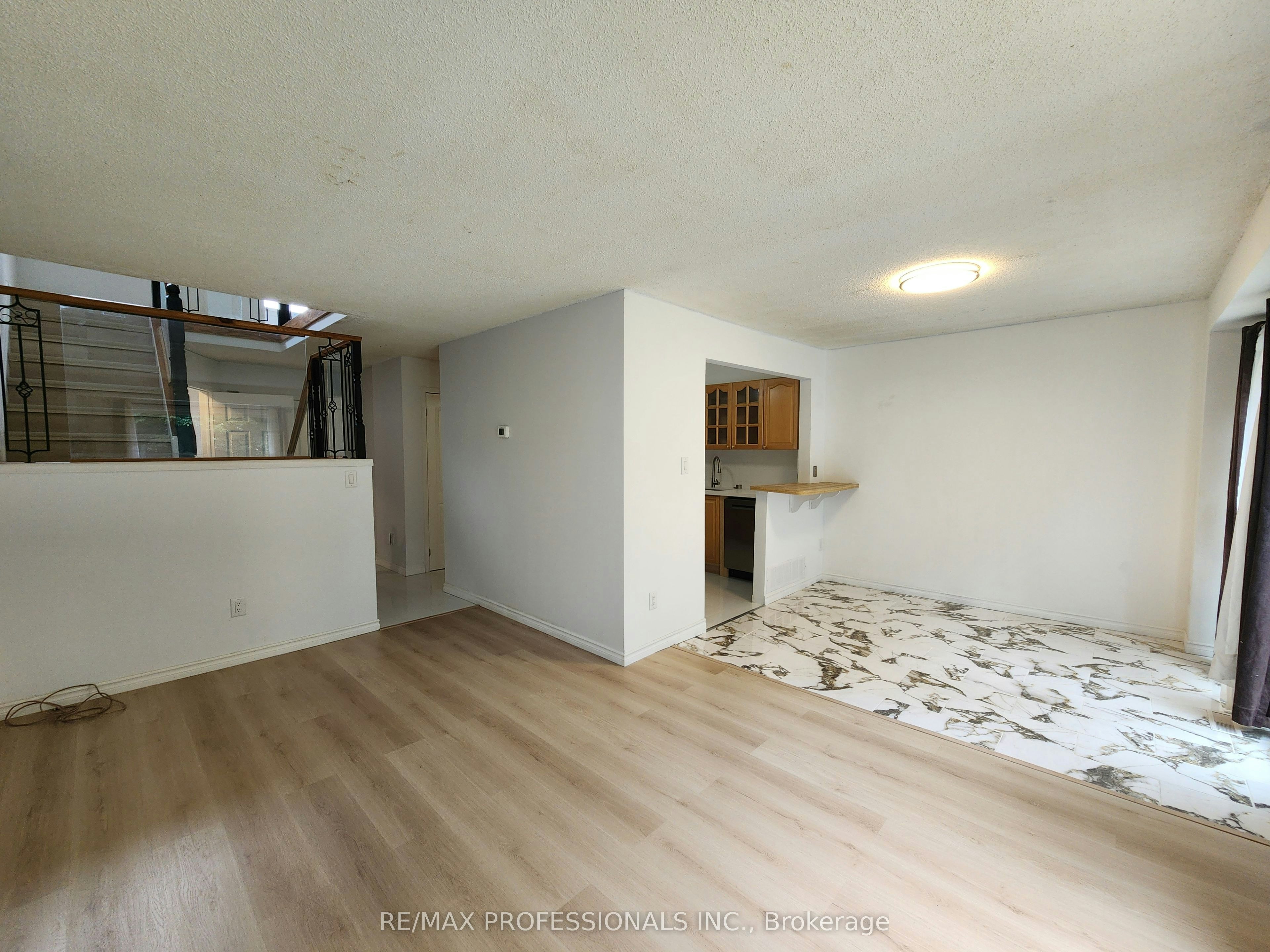 31 UPPER-3079 Fifth Line W, Mississauga, ON, L5L 3T1 - 5