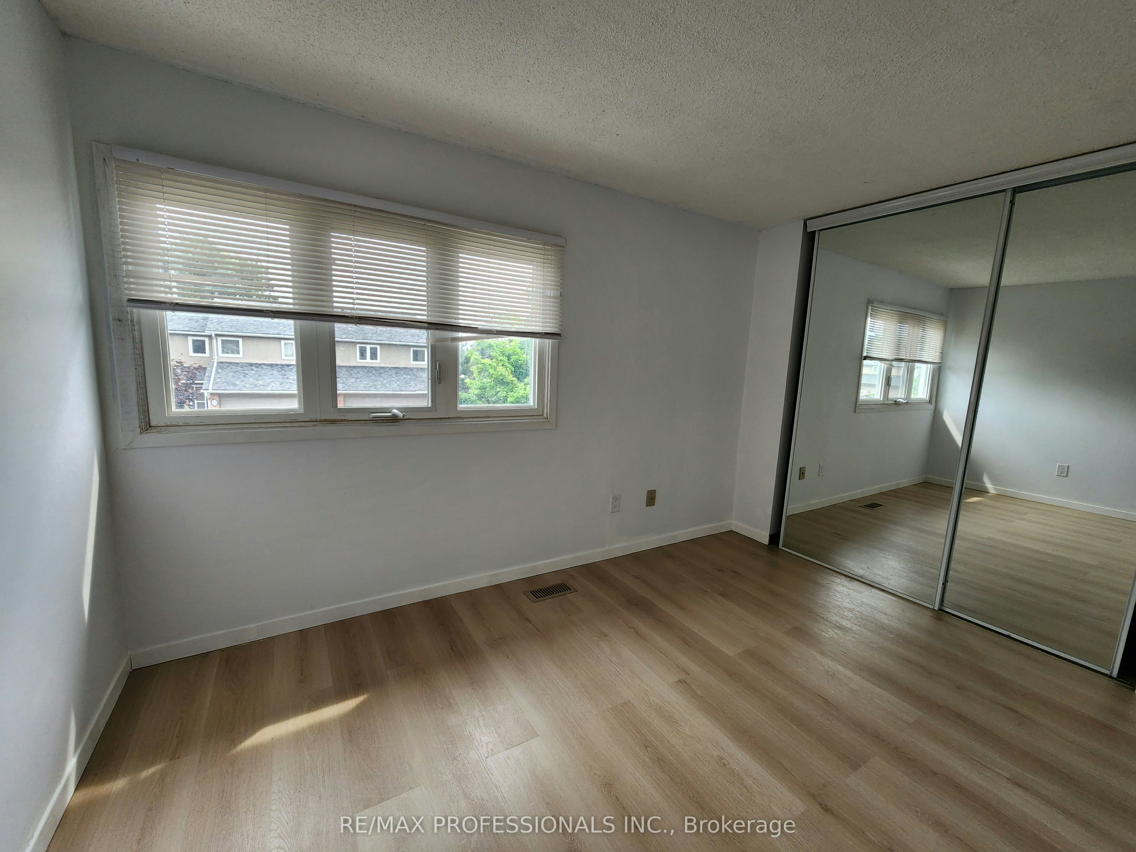31 UPPER-3079 Fifth Line W, Mississauga, ON, L5L 3T1 - 12