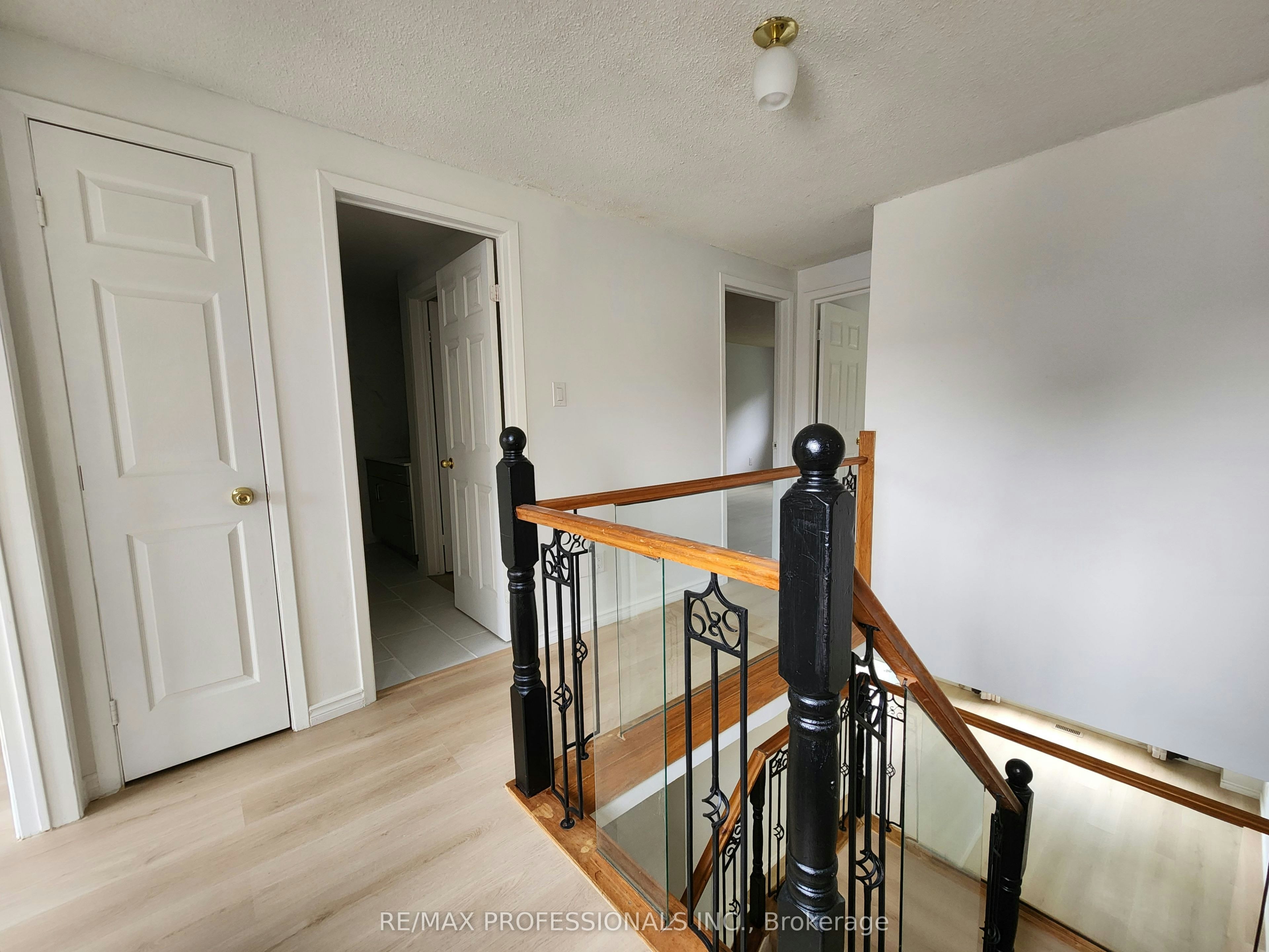31 UPPER-3079 Fifth Line W, Mississauga, ON, L5L 3T1 - 11