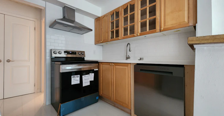 31 UPPER-3079 Fifth Line W, Mississauga, ON, L5L 3T1 - 8