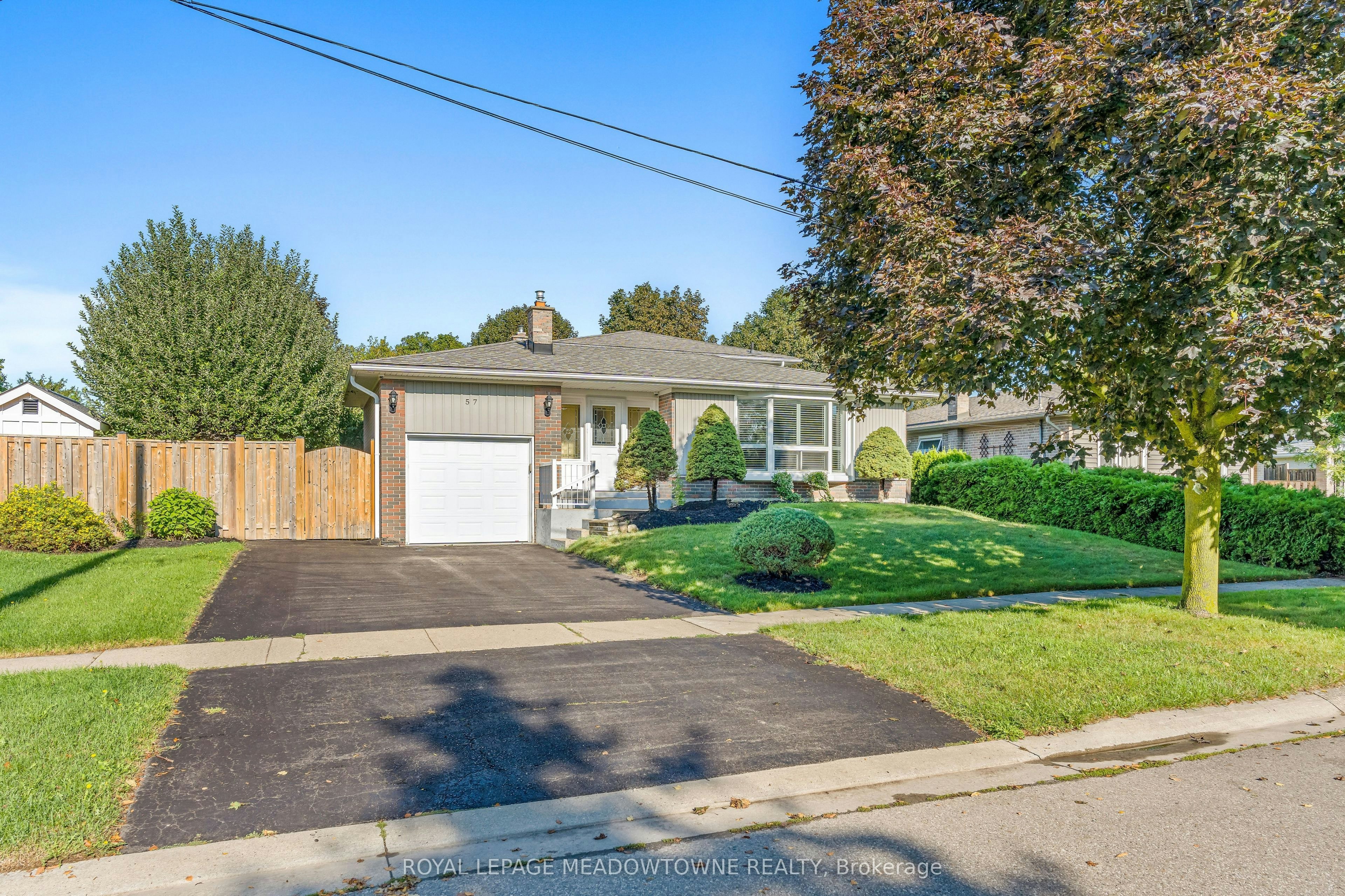 57 Dawson Crescent, Halton Hills, ON, L7G 1H3