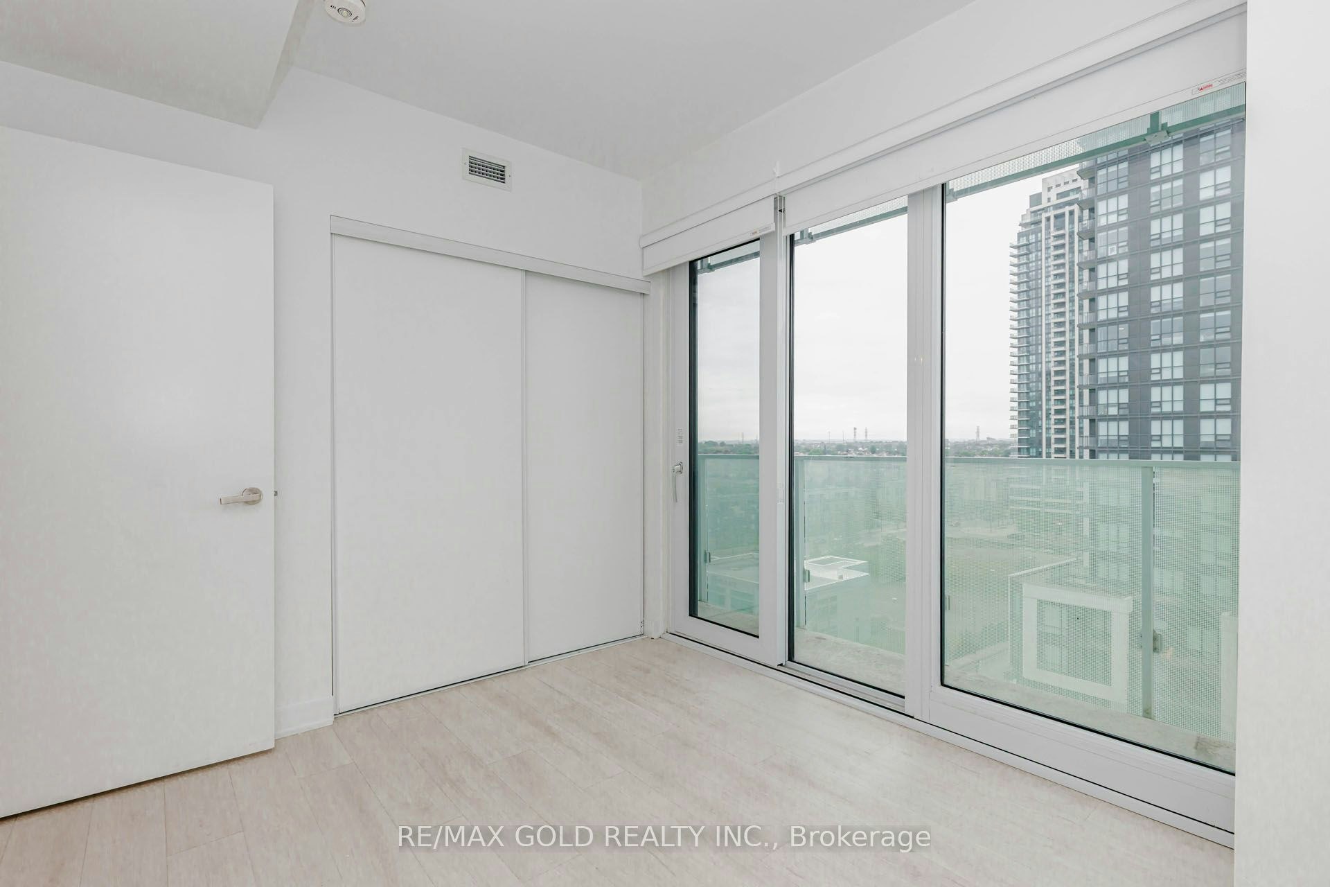 809-3900 Confederation Parkway, Mississauga, ON, L5B 0M3 - 29