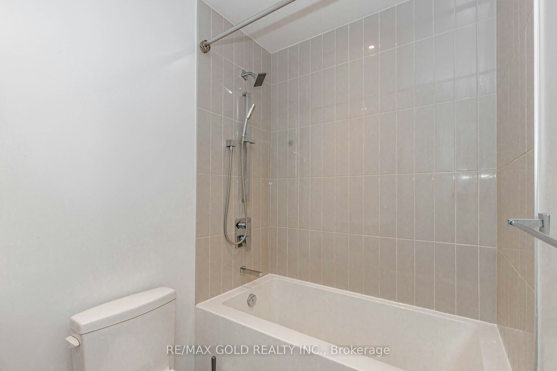 809-3900 Confederation Parkway, Mississauga, ON, L5B 0M3 - 34