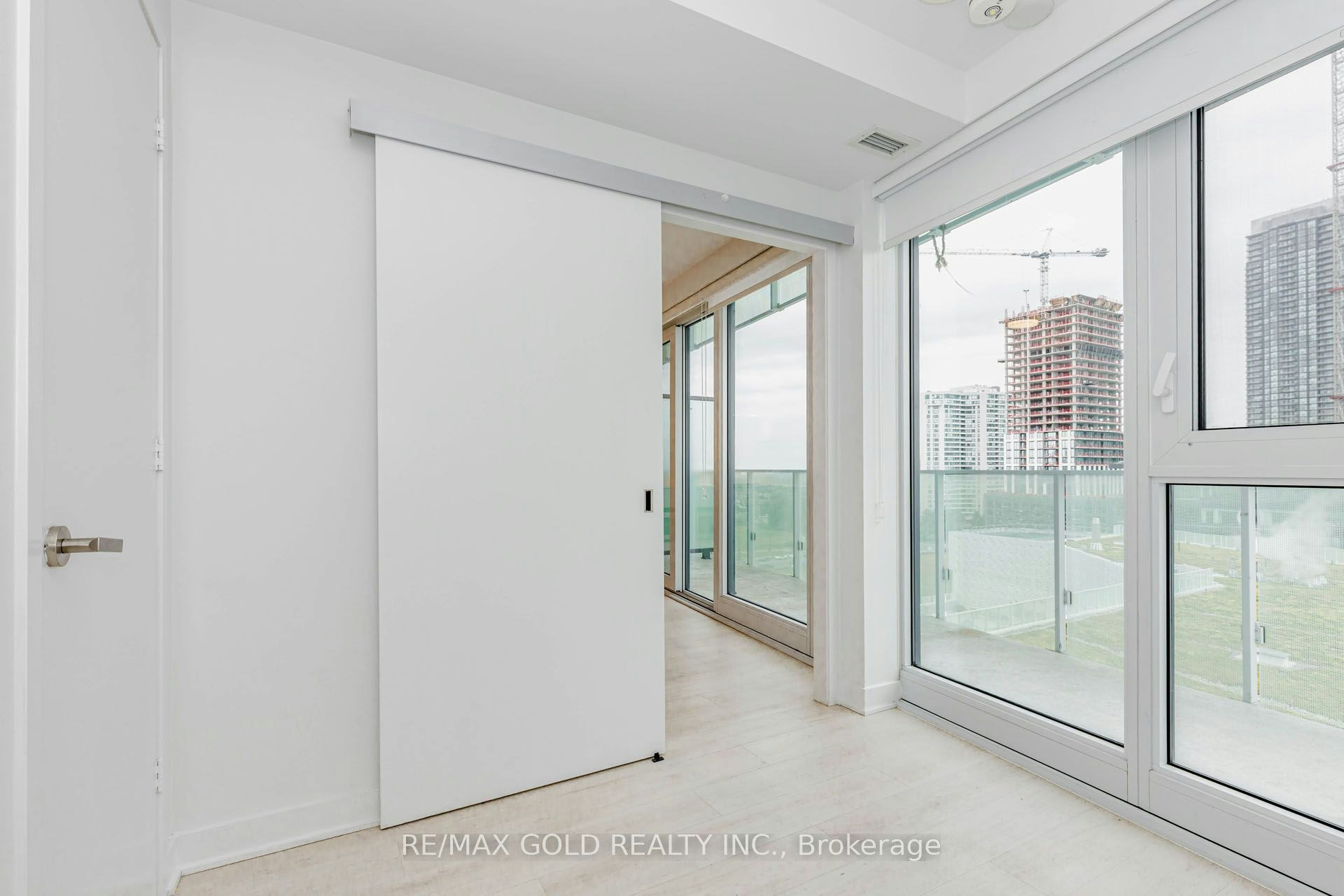 809-3900 Confederation Parkway, Mississauga, ON, L5B 0M3 - 37