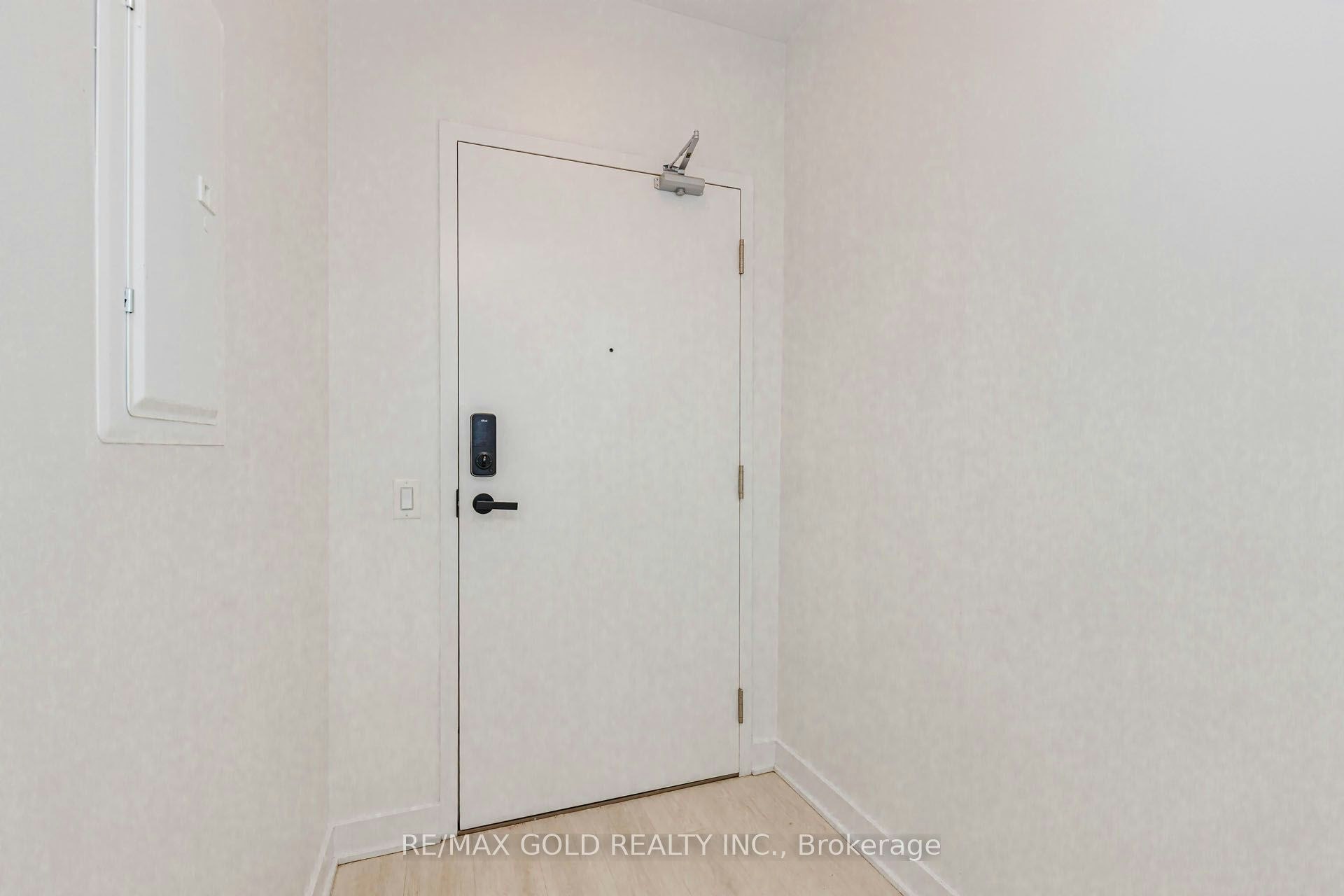 809-3900 Confederation Parkway, Mississauga, ON, L5B 0M3 - 9