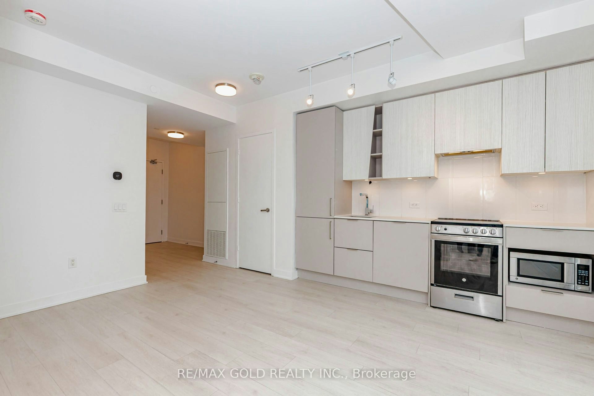 809-3900 Confederation Parkway, Mississauga, ON, L5B 0M3 - 19